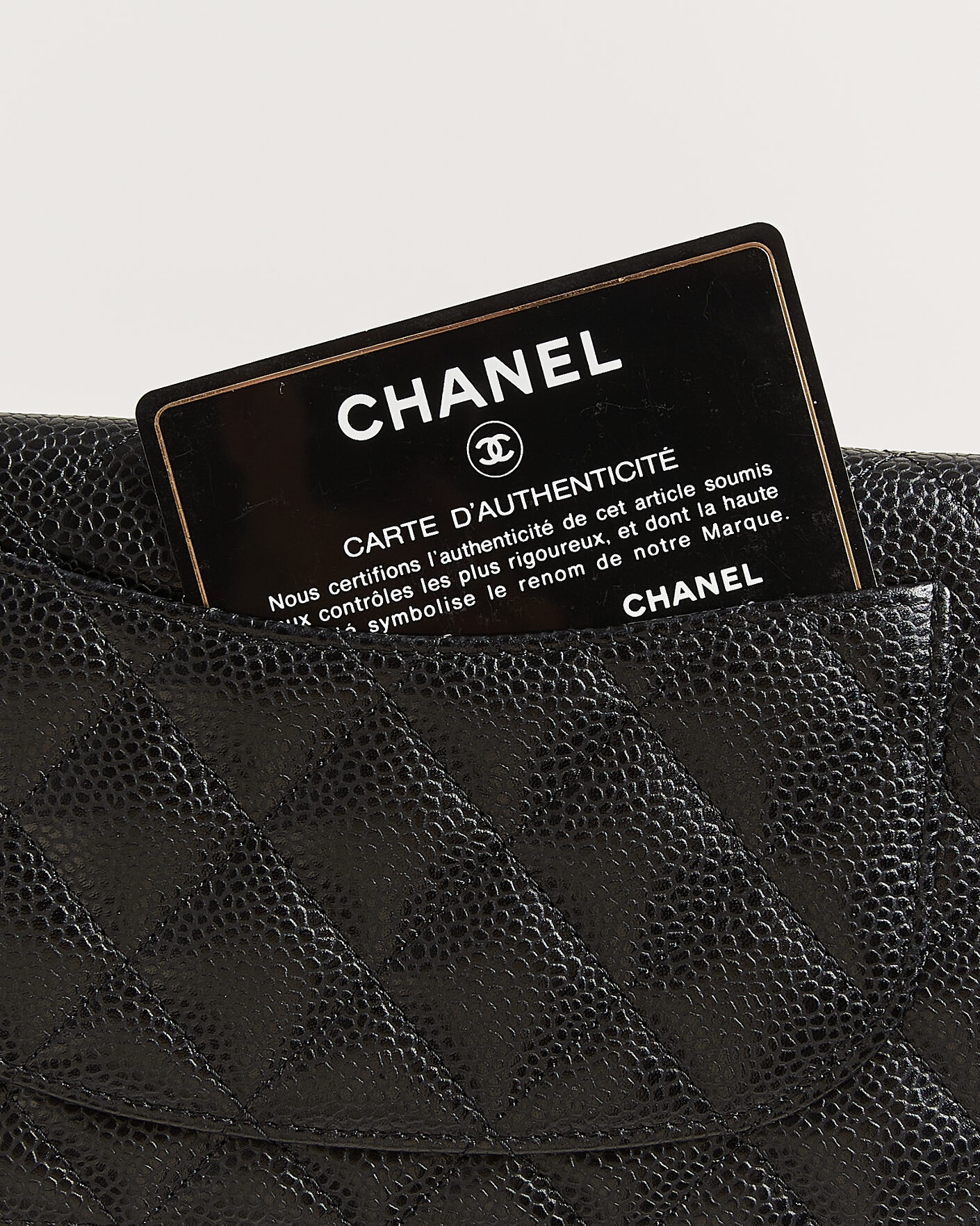 Mies | Pre-Owned & Vintage Bags | Chanel Pre-Owned | Classic Bifold Wallet Caviar Leather Black