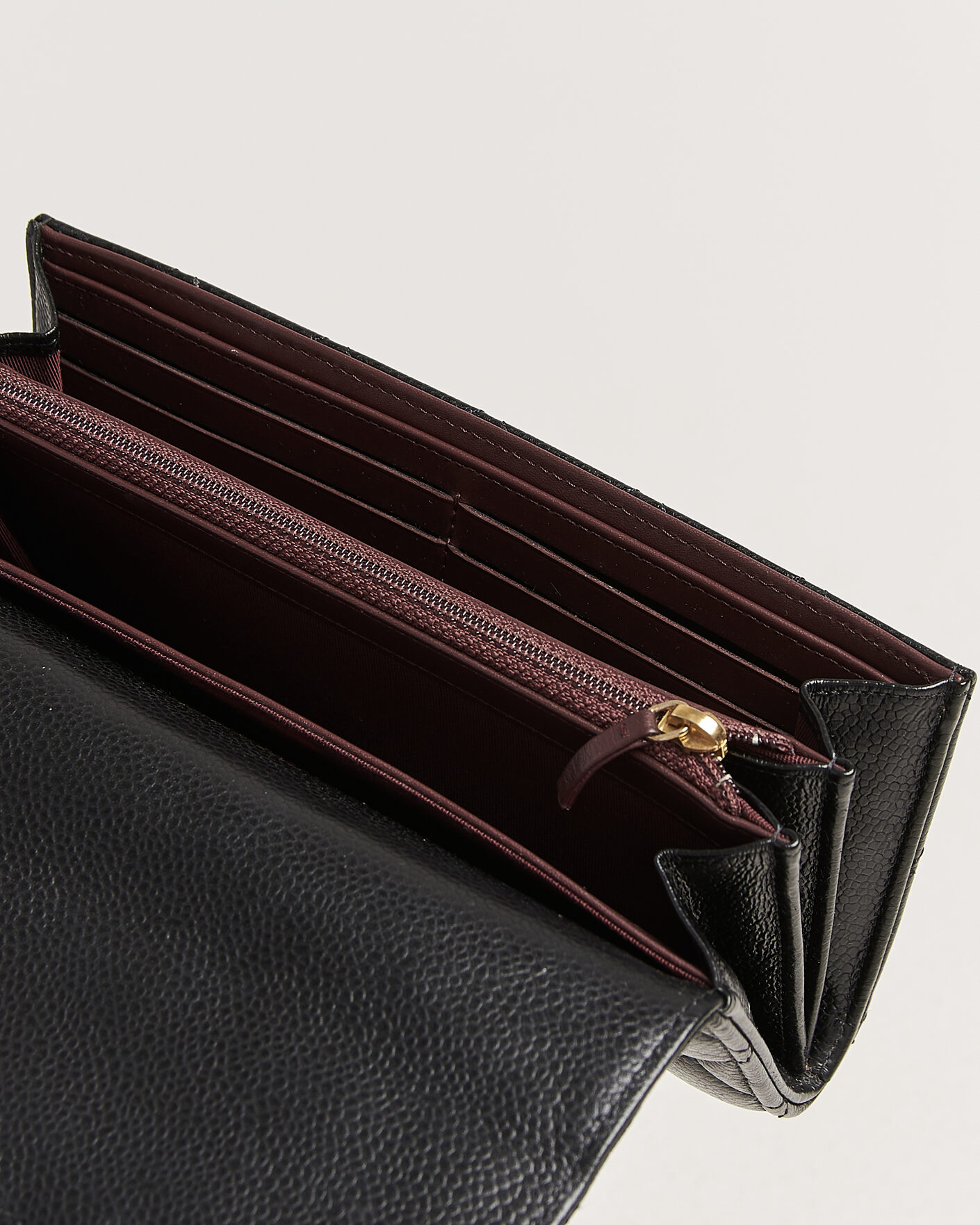 Mies | Pre-Owned & Vintage Bags | Chanel Pre-Owned | Classic  Long Flap Wallet Caviar Leather Black
