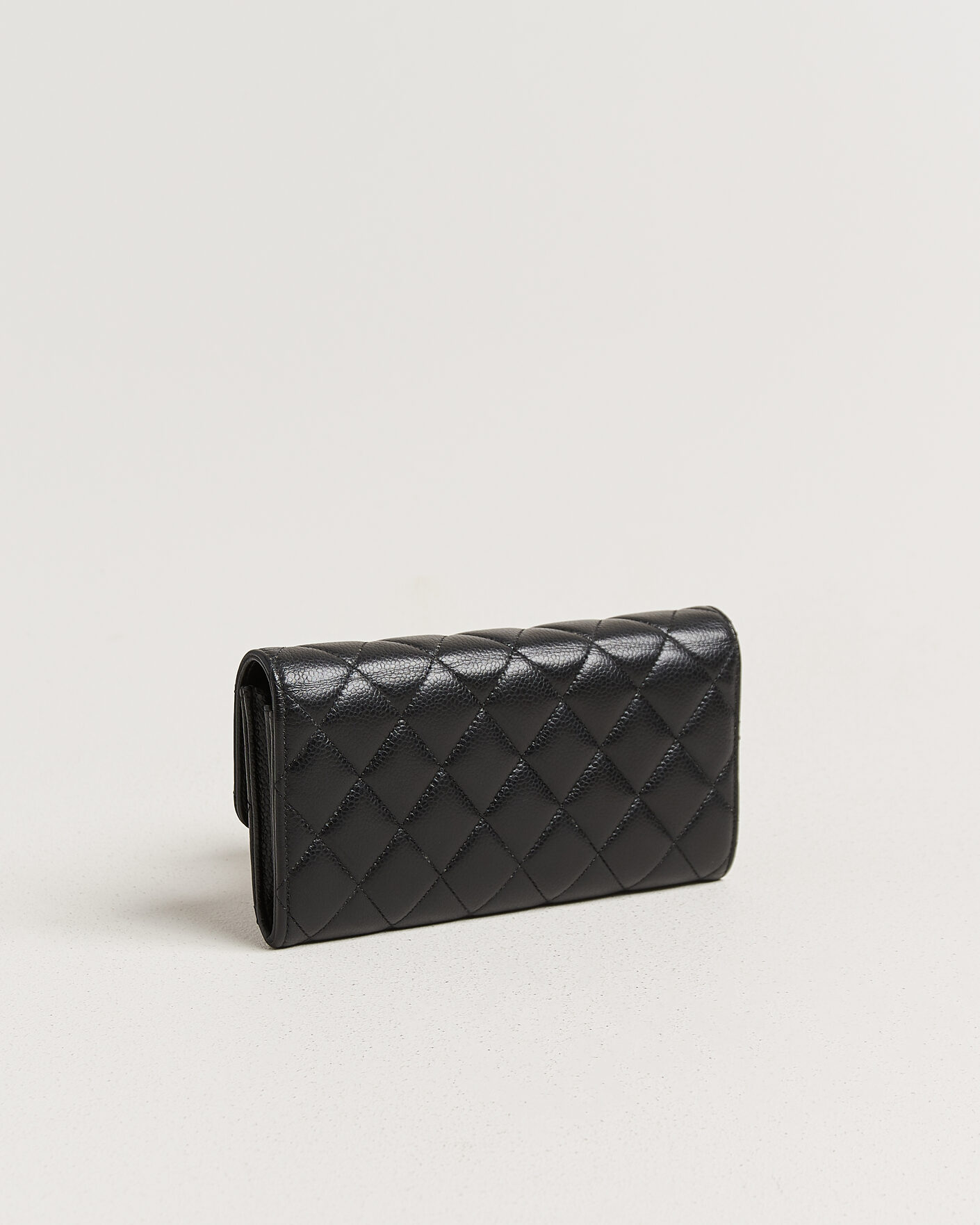 Mies | Pre-Owned & Vintage Bags | Chanel Pre-Owned | Classic Long Flap Wallet Caviar Leather Black