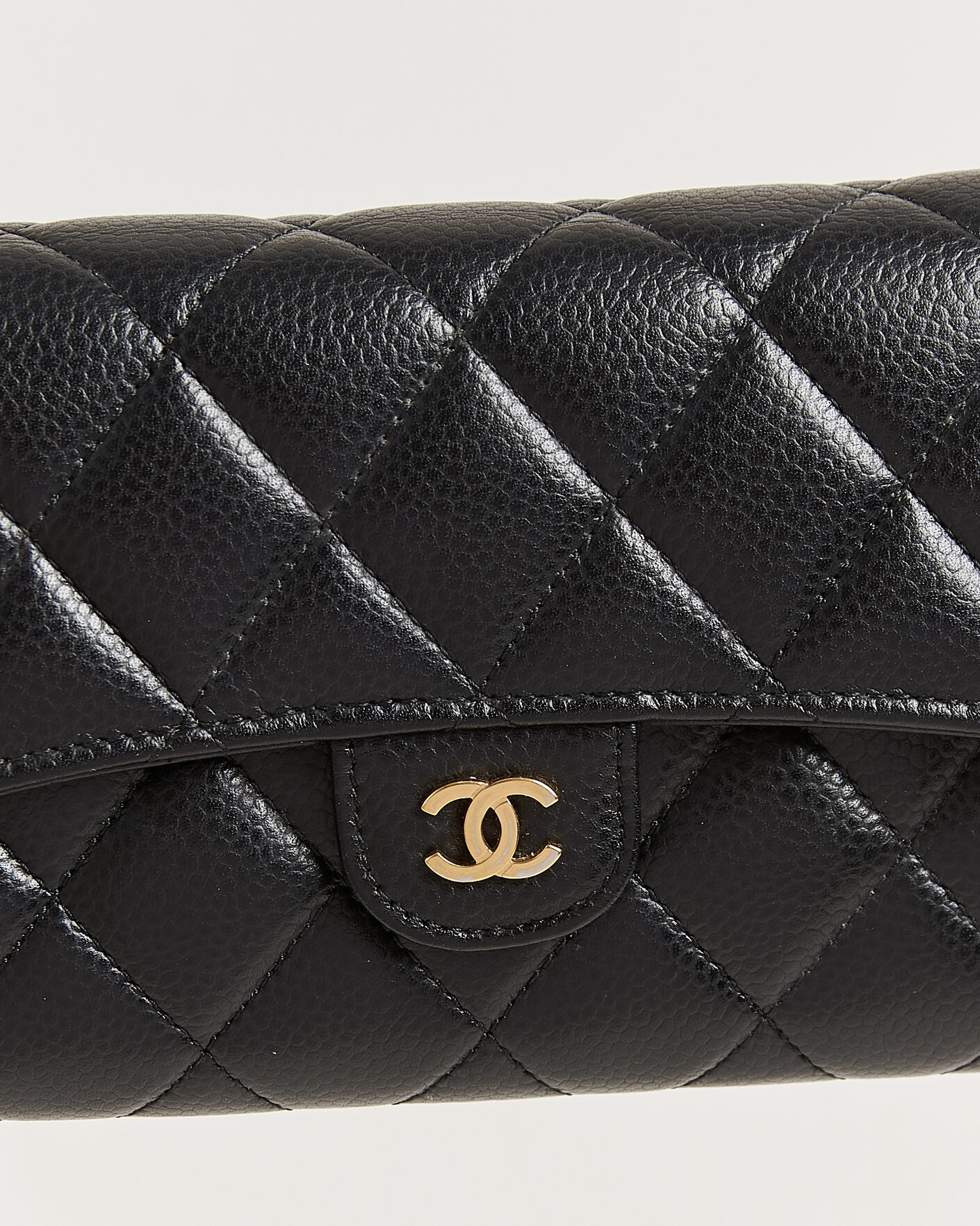 Mies | Pre-Owned & Vintage Bags | Chanel Pre-Owned | Classic  Long Flap Wallet Caviar Leather Black