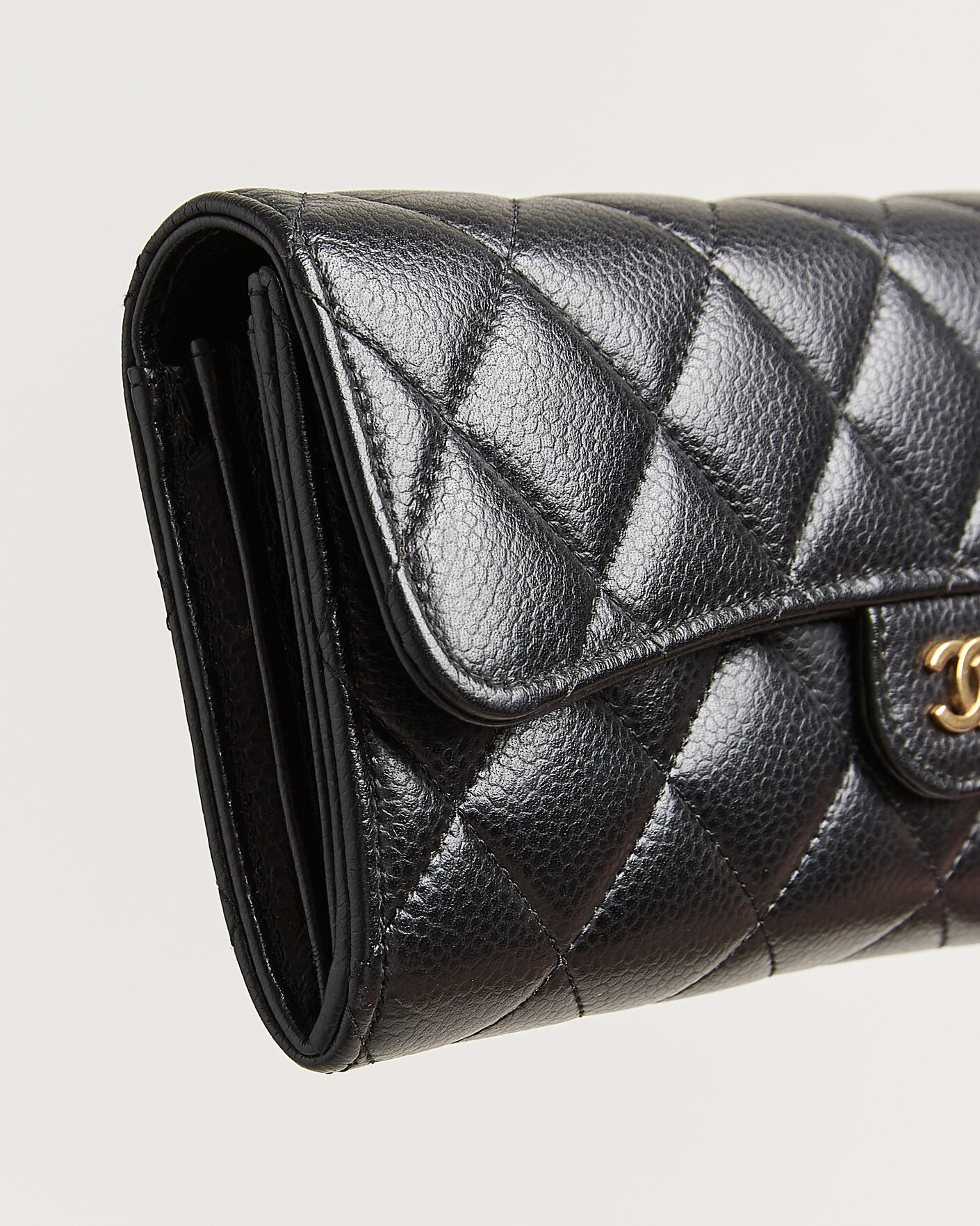 Mies | Pre-Owned & Vintage Bags | Chanel Pre-Owned | Classic  Long Flap Wallet Caviar Leather Black