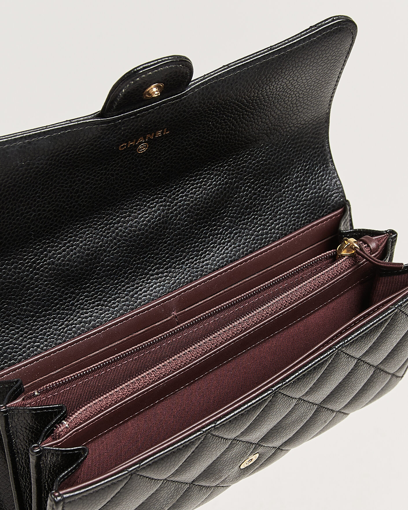 Mies | Pre-Owned & Vintage Bags | Chanel Pre-Owned | Classic  Long Flap Wallet Caviar Leather Black