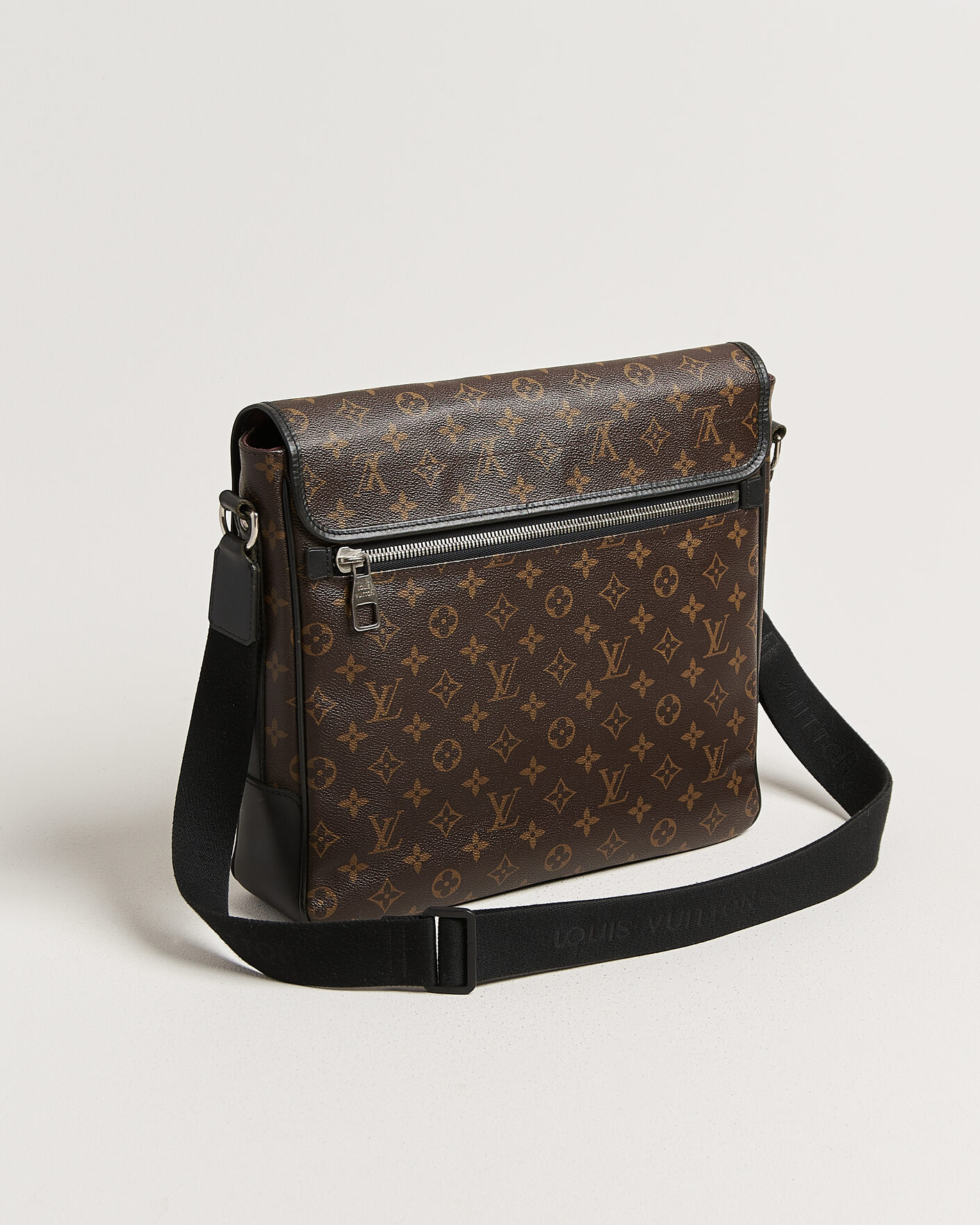 Mies | Pre-Owned & Vintage Bags | Louis Vuitton Pre-Owned | Abbesses Messenger Bag Monogram Macassar