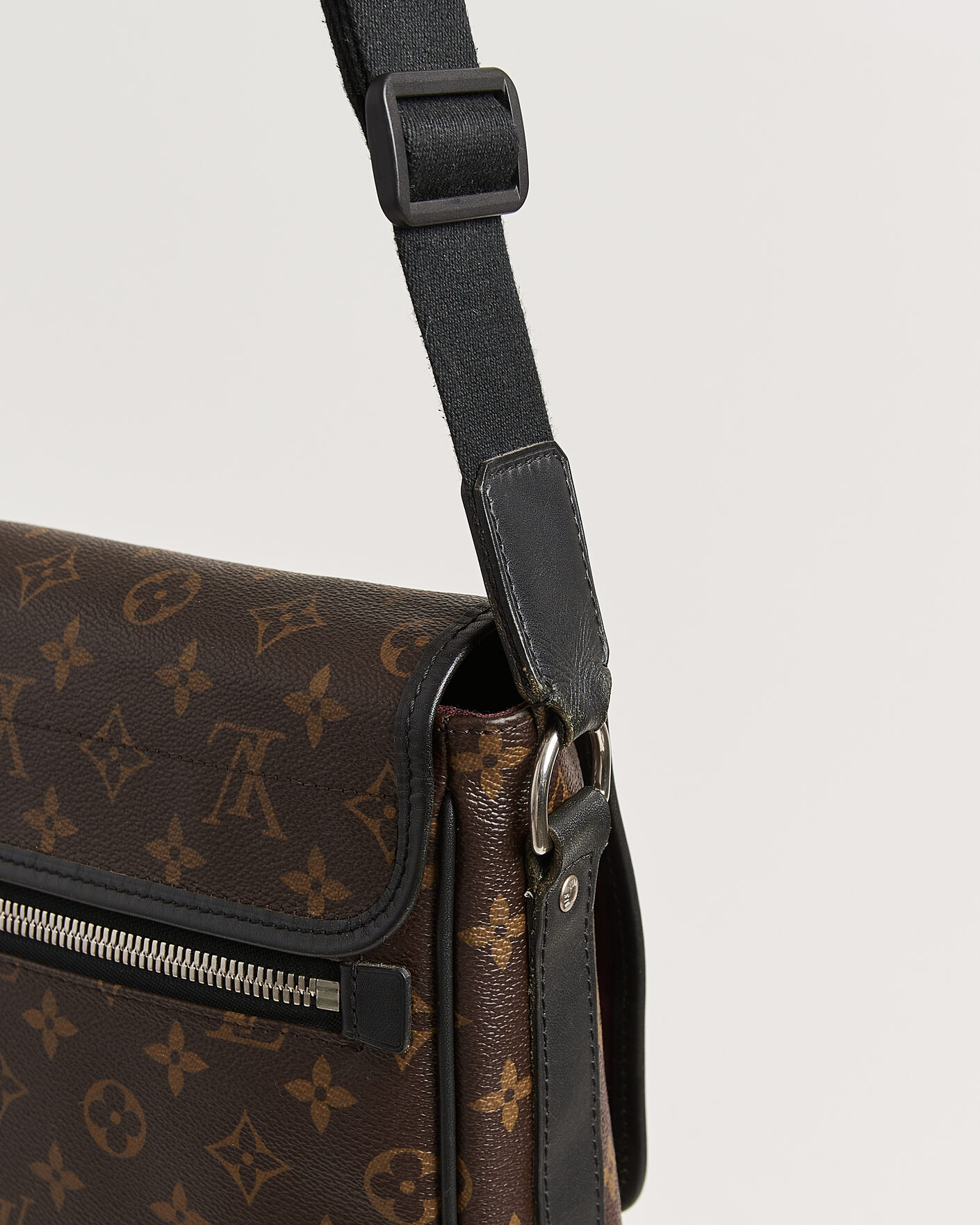 Mies | Pre-Owned & Vintage Bags | Louis Vuitton Pre-Owned | Abbesses Messenger Bag Monogram Macassar