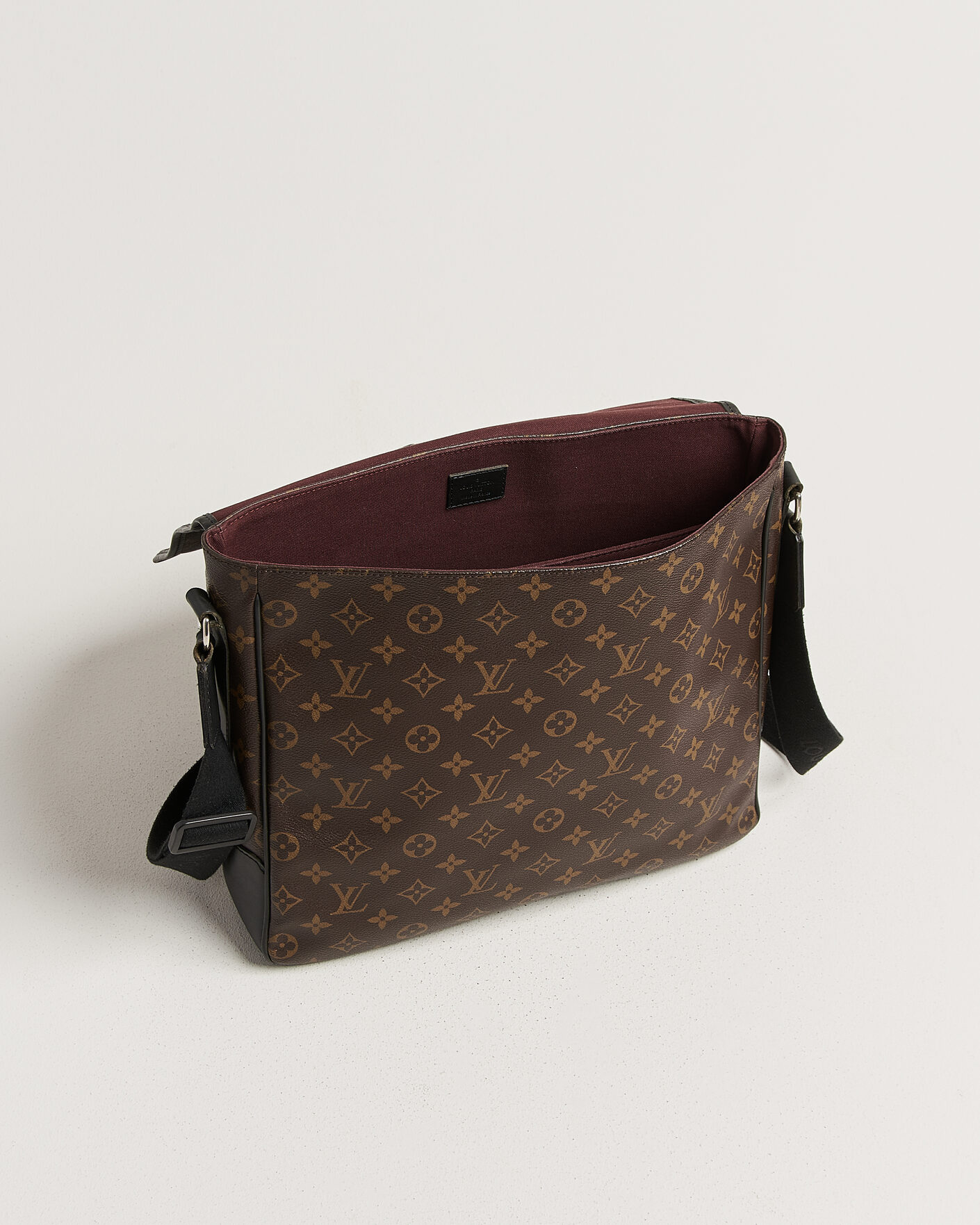 Mies | Pre-Owned & Vintage Bags | Louis Vuitton Pre-Owned | Abbesses Messenger Bag Monogram Macassar