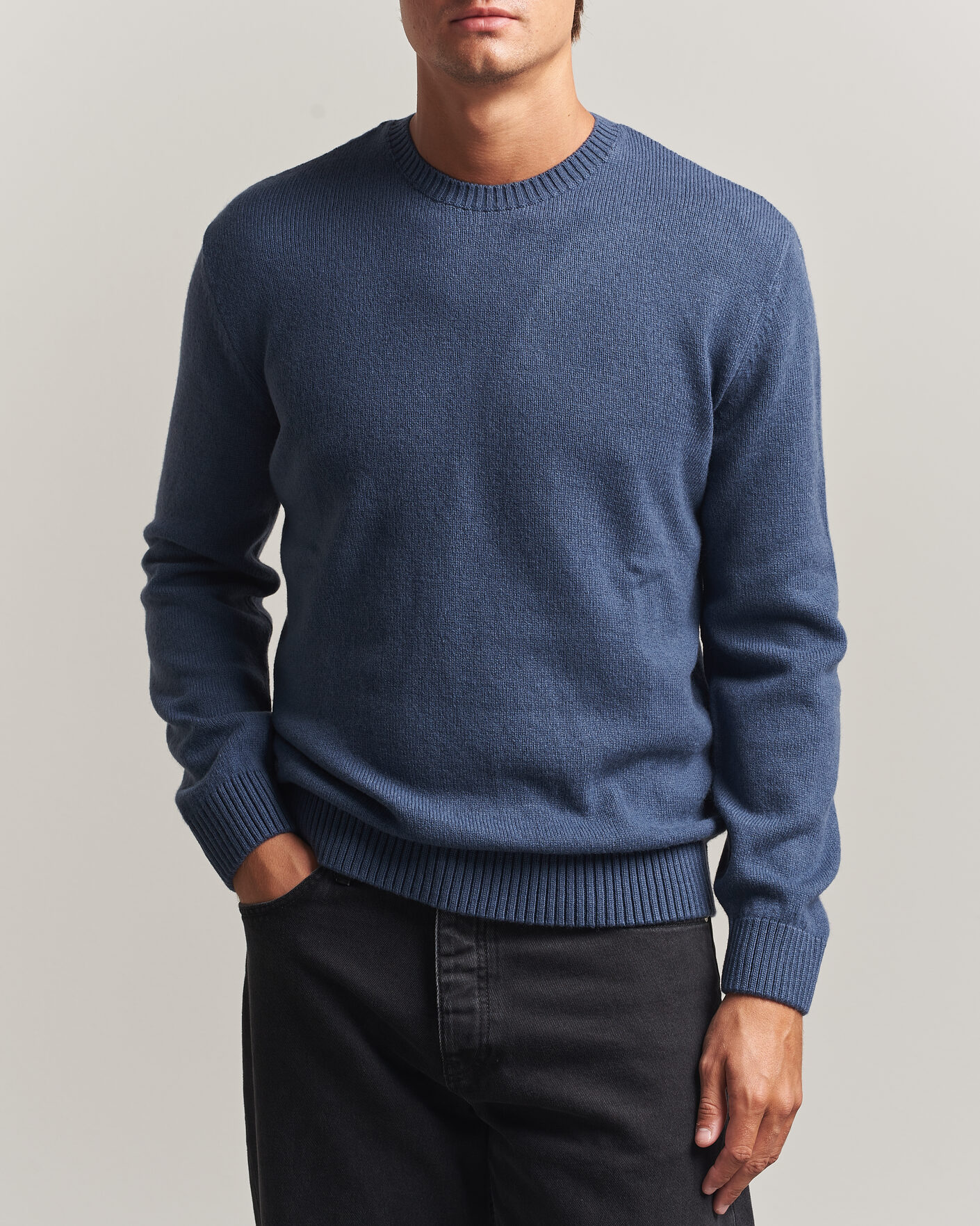 Mies | Puserot | Colorful Standard | Classic Merino Wool Crew Neck Petrol Blue