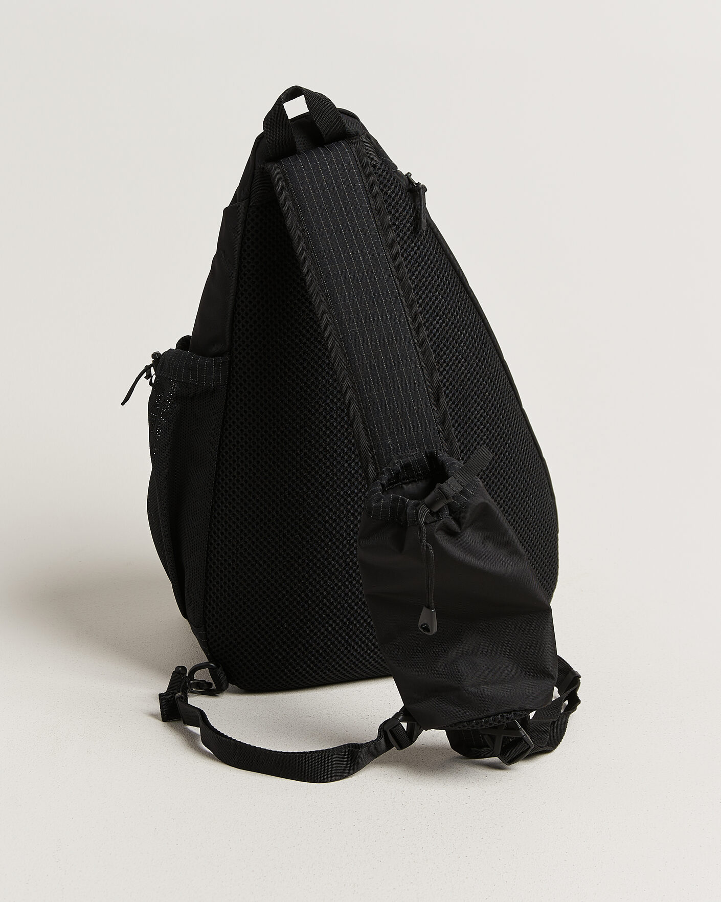 Mies | Laukut | Snow Peak | Grid Sling Bag Black