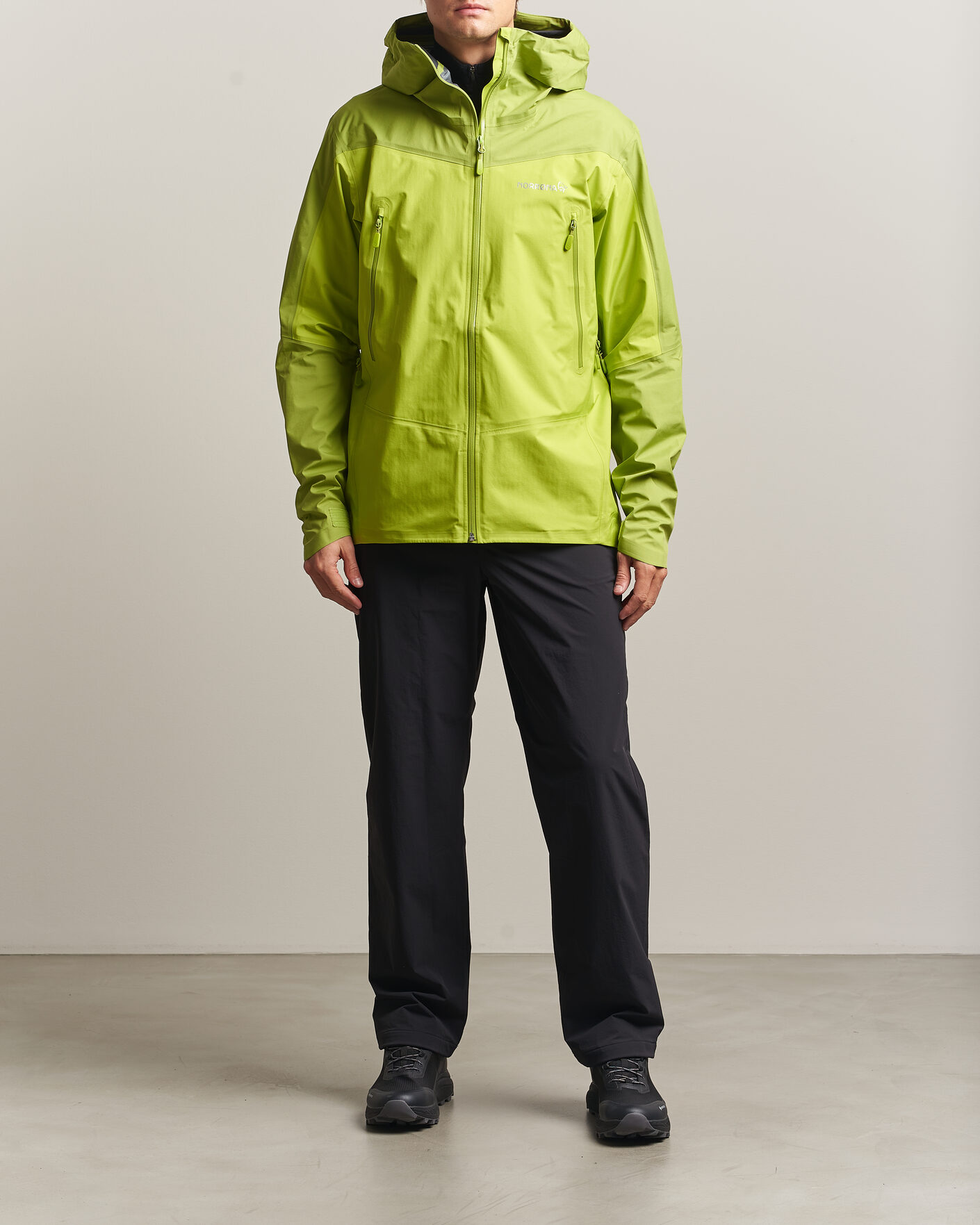 Mies | Takit | Norrøna | Falketind GORE-TEX Jacket Tender Shoots
