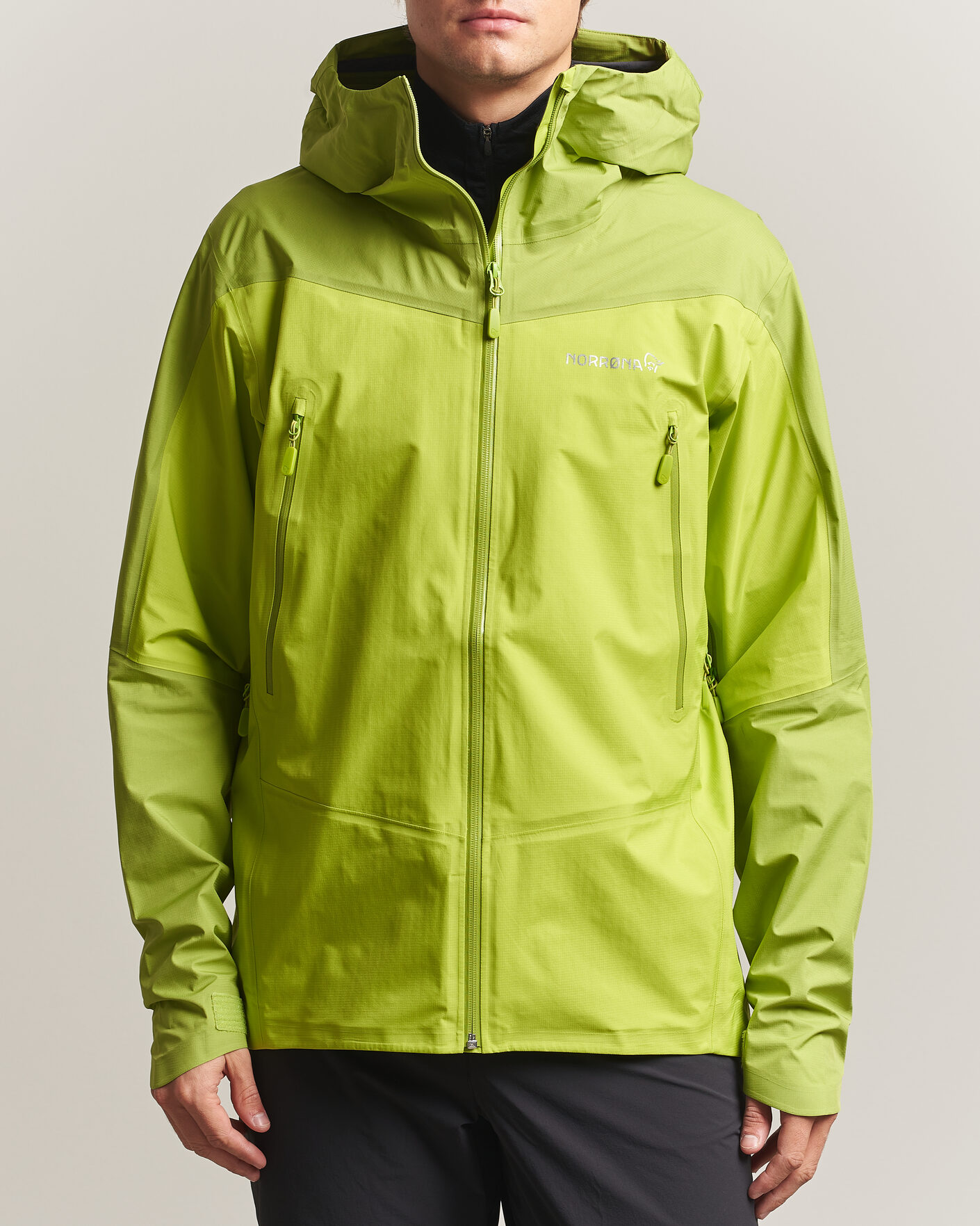 Mies | Takit | Norrøna | Falketind GORE-TEX Jacket Tender Shoots