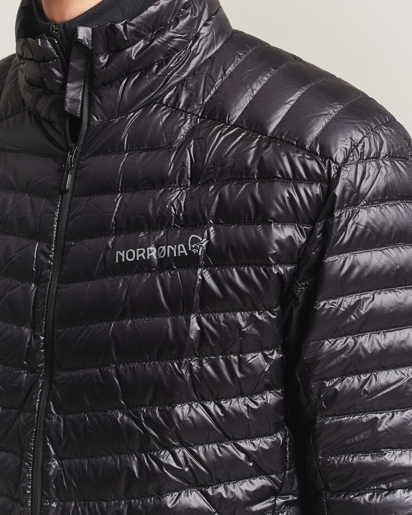 Mies | Takit | Norrøna | Trollveggen Down 800 Super Light Jacket Caviar Black