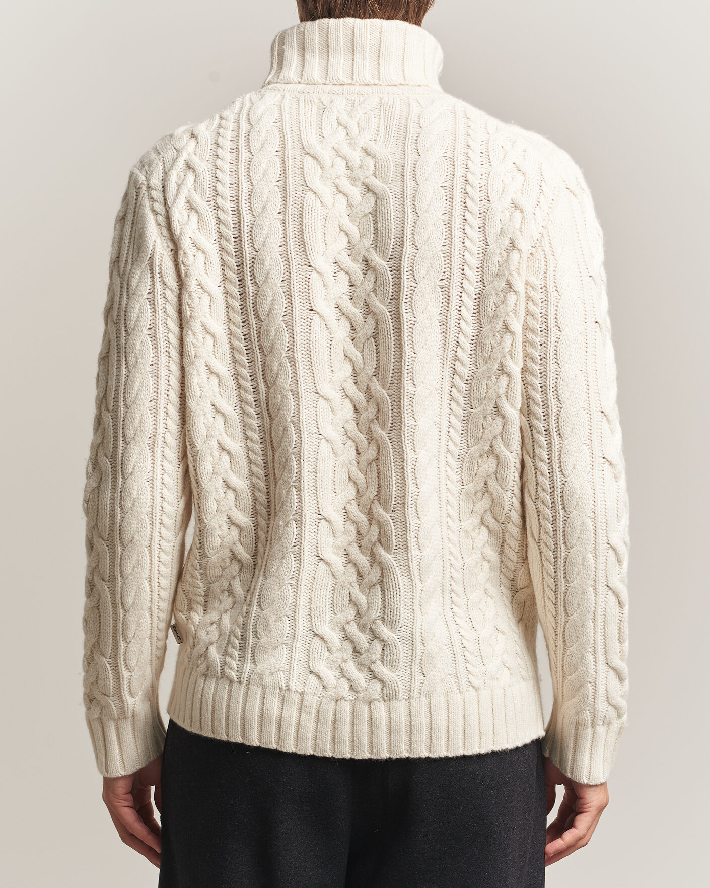Mies | Puserot | Gant | Wool/Cotton Cable Knitted Turtleneck Cream