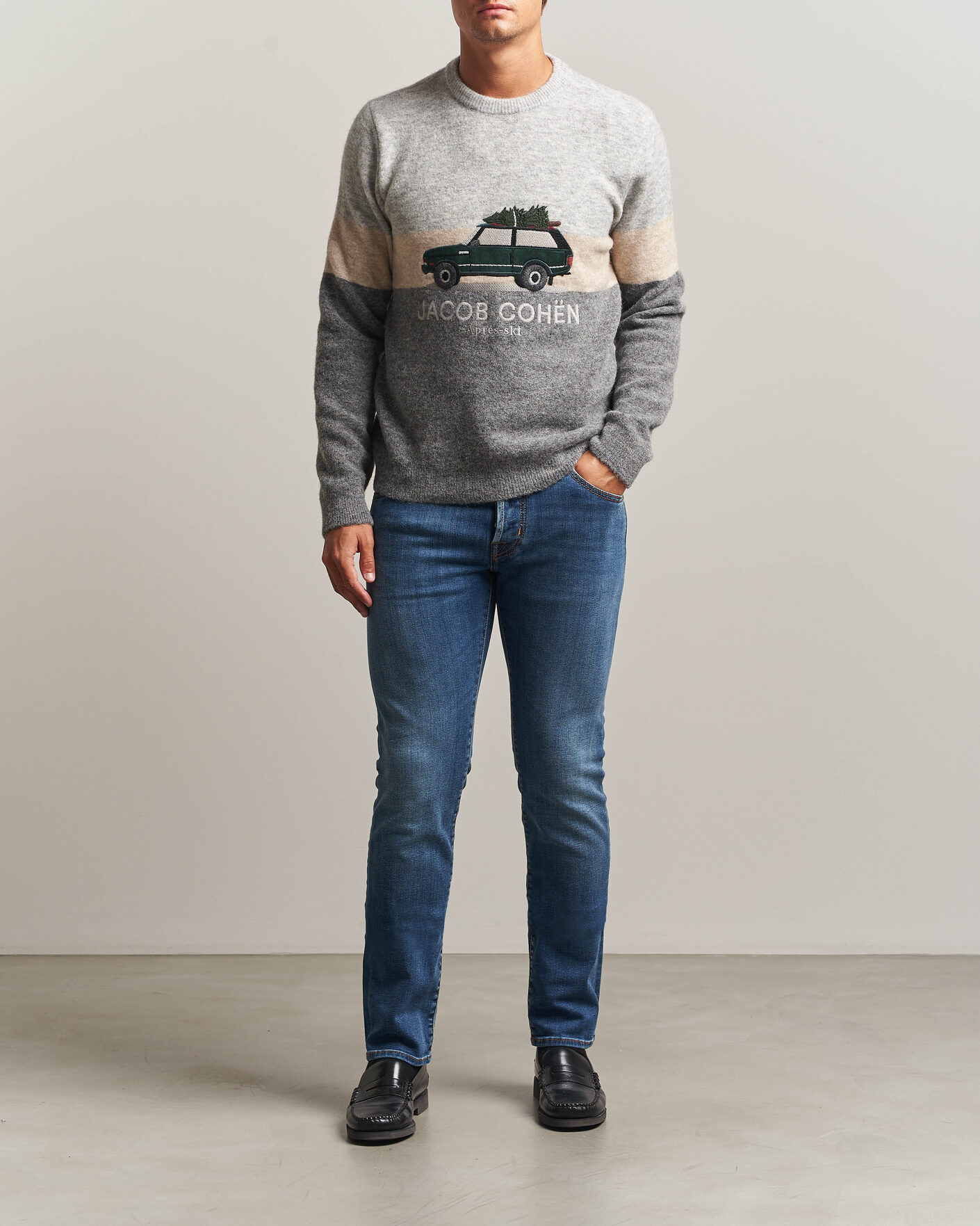 Mies | Puserot | Jacob Cohën | Embroidery Knitted Apres-Ski Crew Neck Grey
