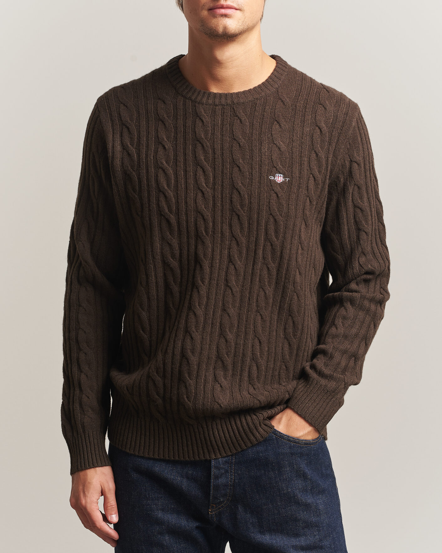 Mies | Puserot | Gant | Lambswool Cable Crew Neck Black Brown
