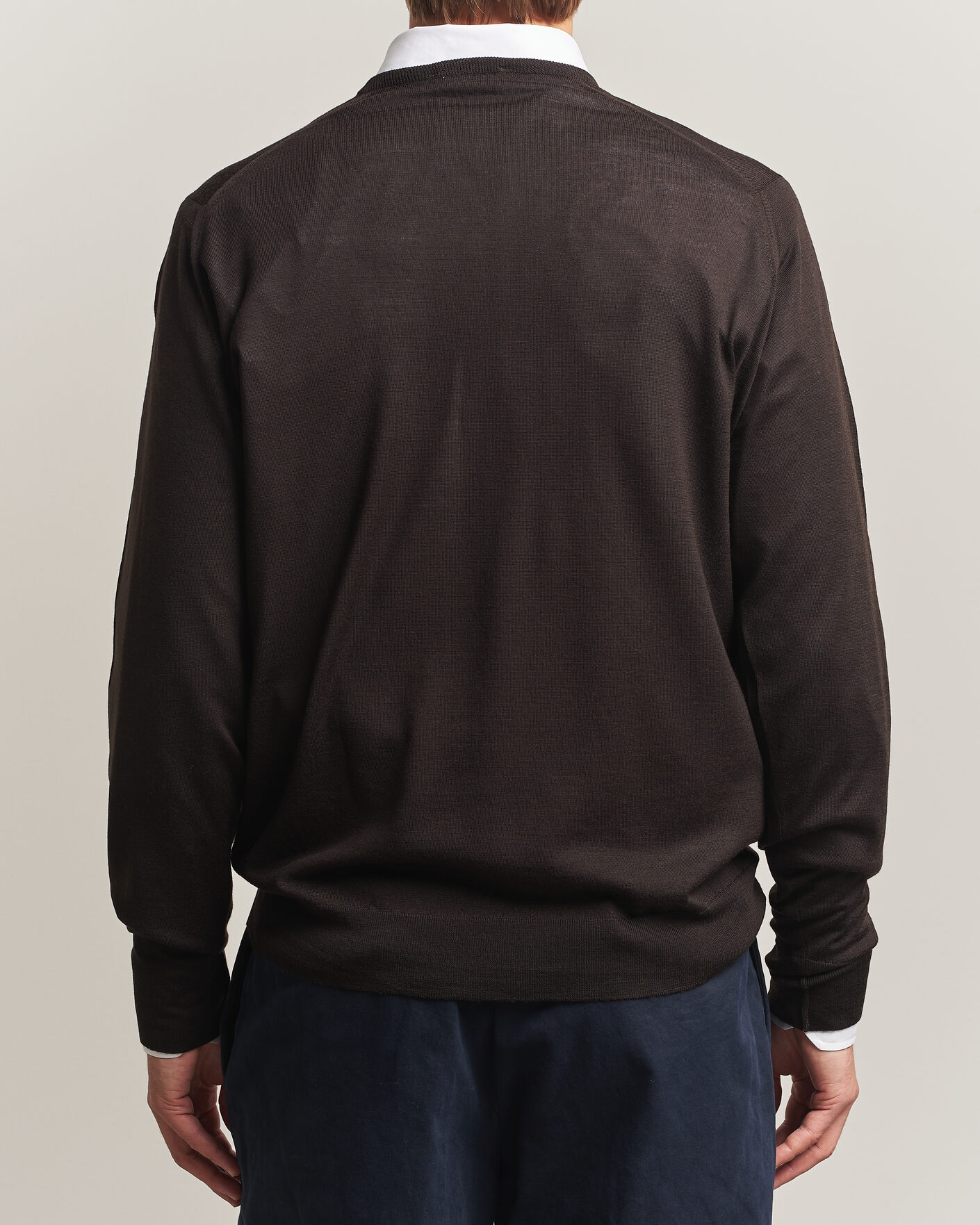 Mies | Puserot | John Smedley | Bobby Extra Fine Merino V-Neck Pullover Faulkner Brown