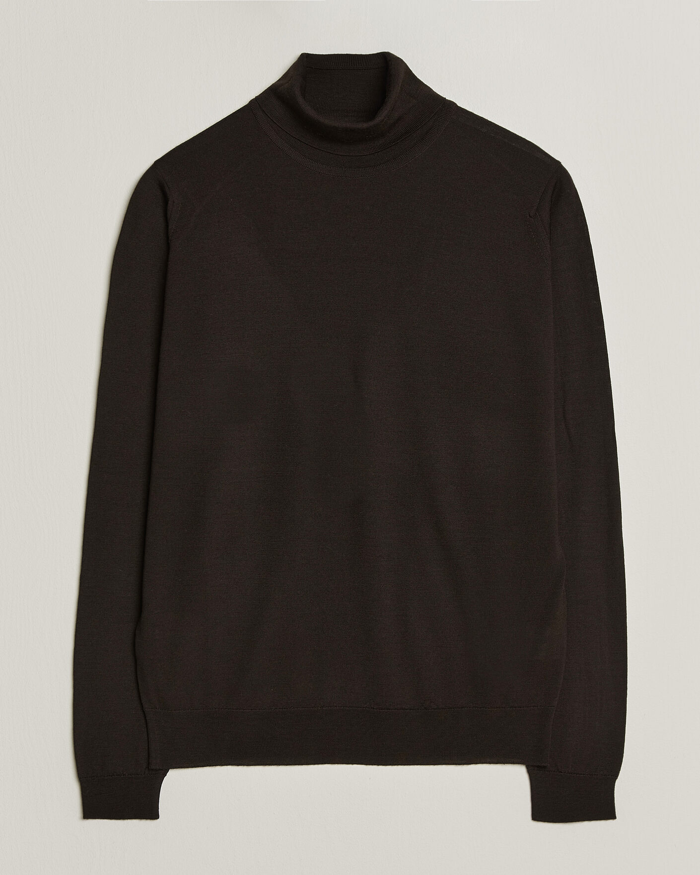 Mies | Puserot | John Smedley | Cherwell Extra Fine Merino Rollneck Faulkner Brown