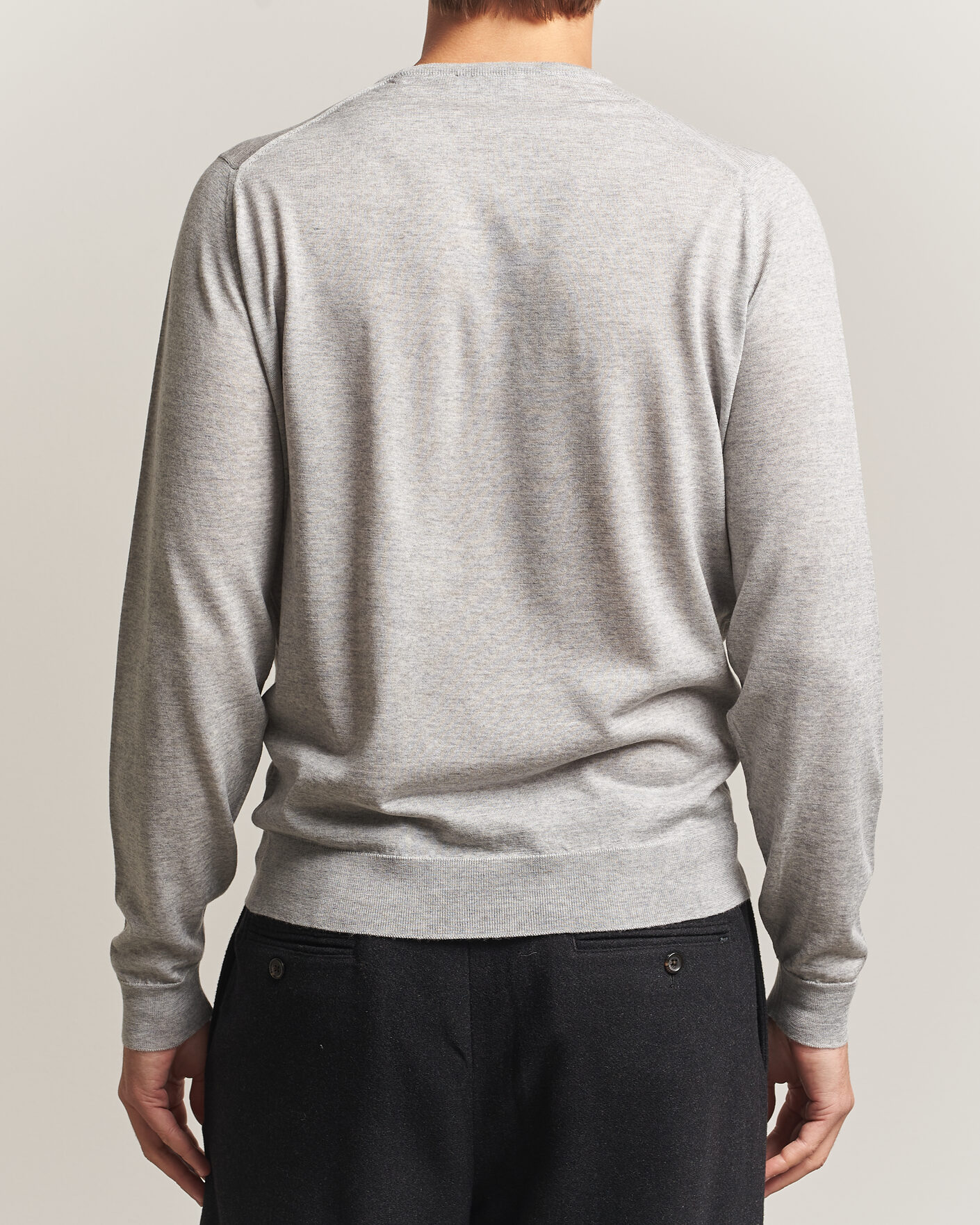 Mies | Puserot | John Smedley | Lundy Extra Fine Merino Crew Neck Nimbus Grey