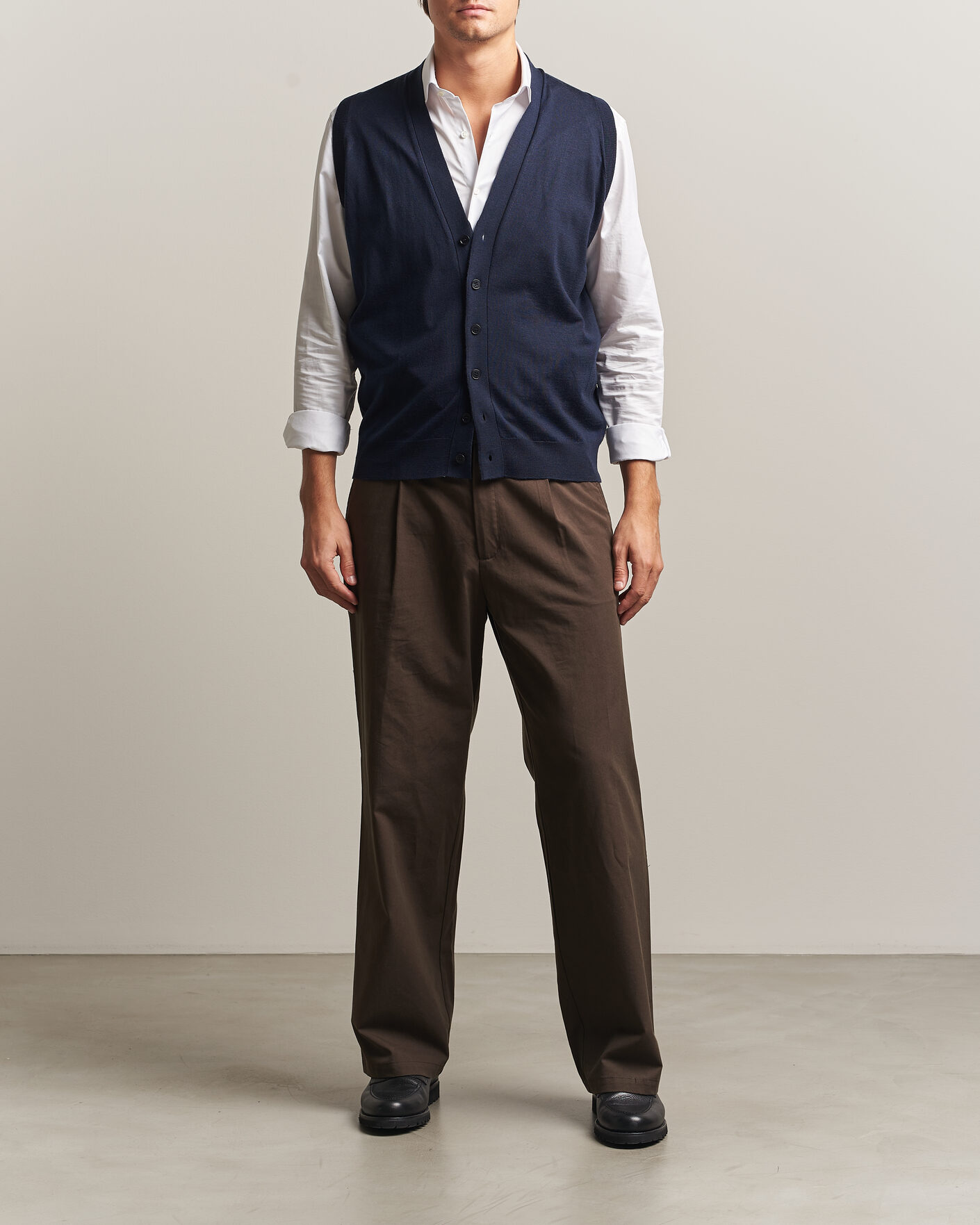 Mies | Puserot | John Smedley | Bolton Extra Fine Merino Waistcoat Midnight