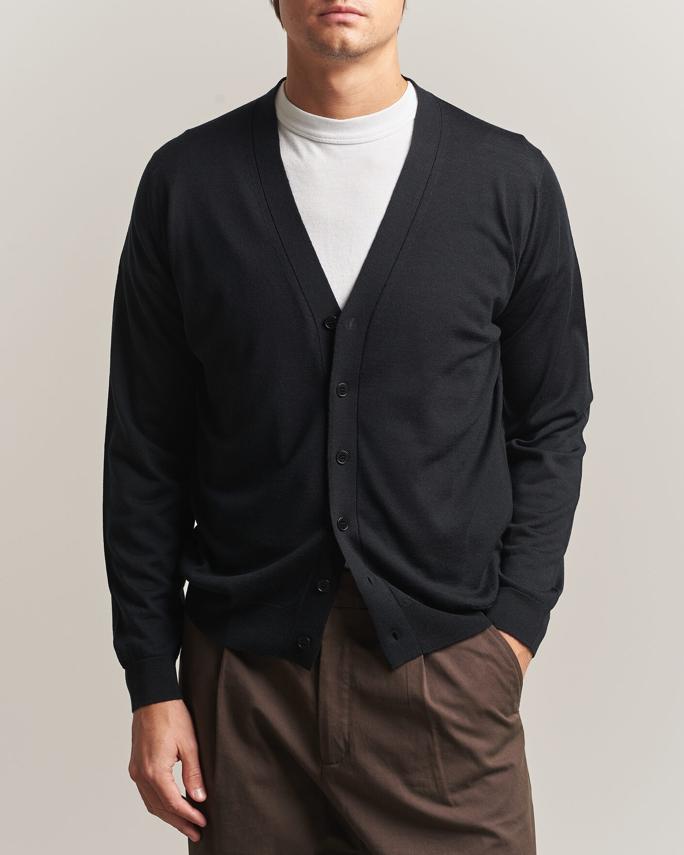 Mies | Puserot | John Smedley | Bradrick Extra Fine Merino Cardigan Black
