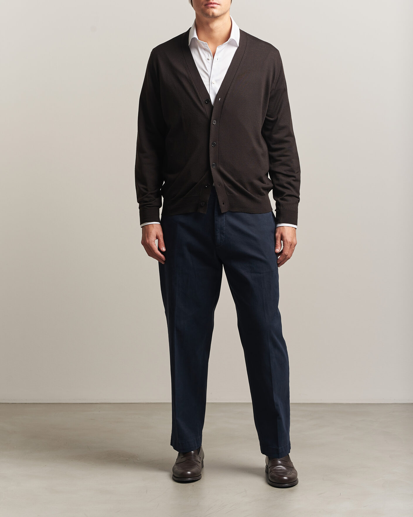 Mies | Puserot | John Smedley | Bradrick Extra Fine Merino Cardigan Faulkner Brown