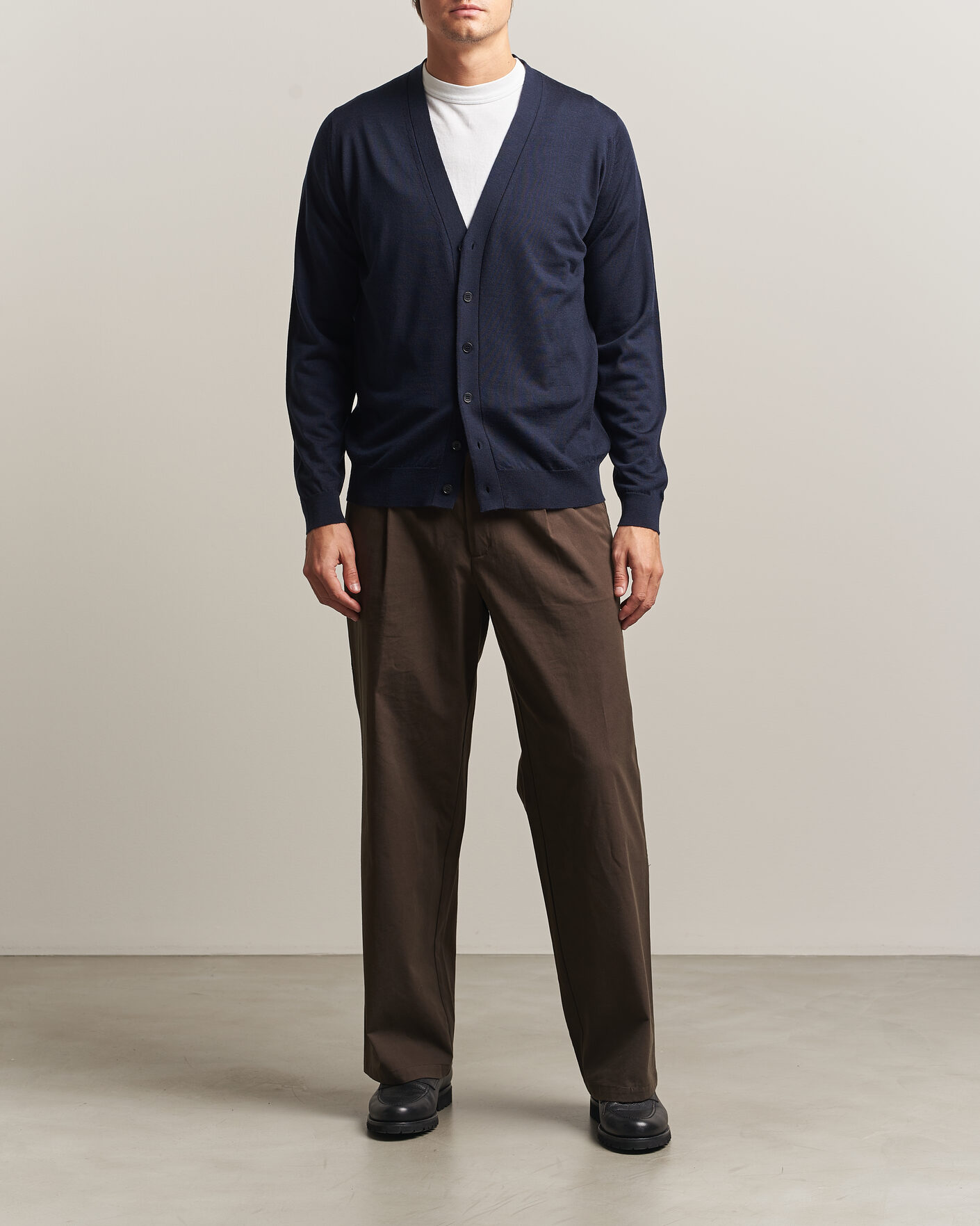Mies | Puserot | John Smedley | Bradrick Extra Fine Merino Cardigan Midnight