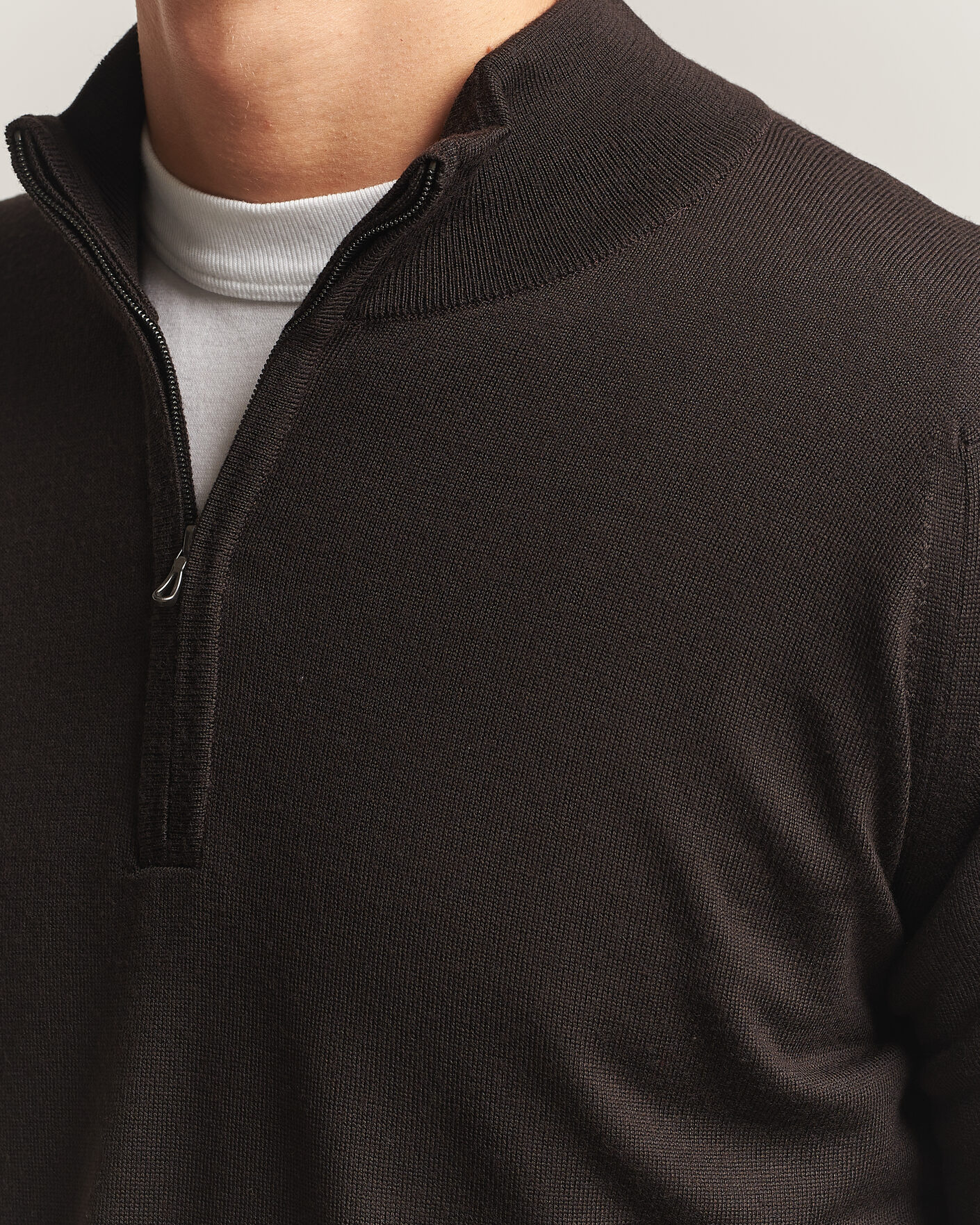 Mies | Puserot | John Smedley | Tapton Extra Fine Merino Half Zip Faulkner Brown