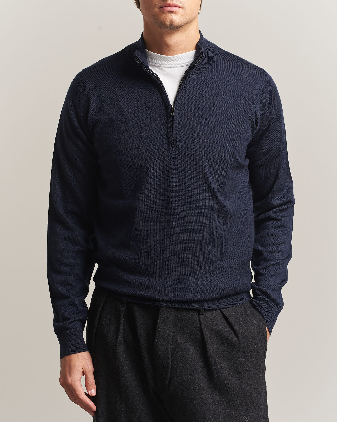 Mies | Puserot | John Smedley | Tapton Extra Fine Merino Half Zip Midnight
