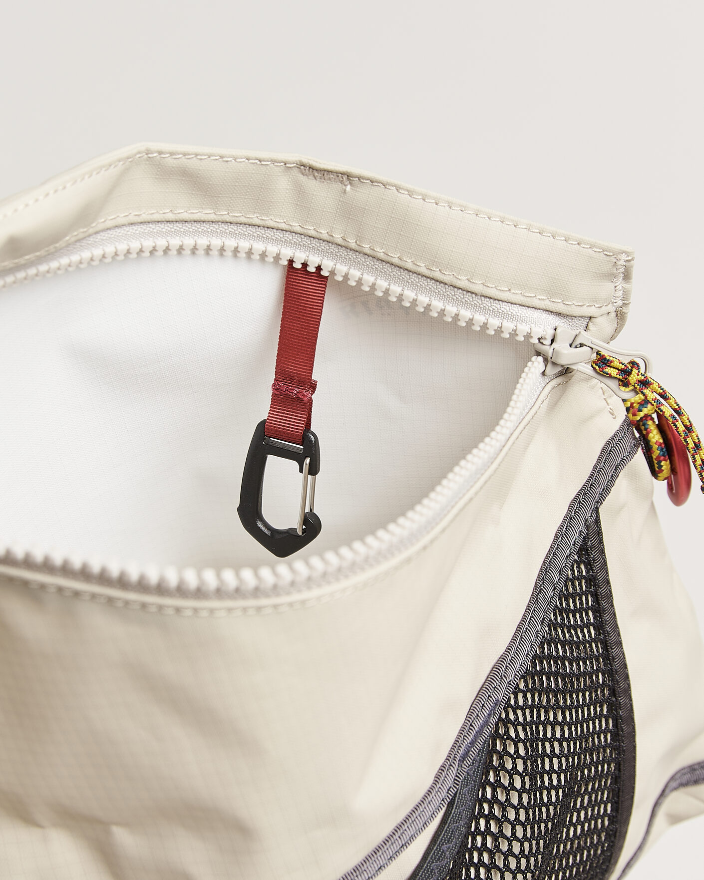 Mies | Laukut | Klättermusen | Hrid WP 3L Accessory Bag Silver Creme