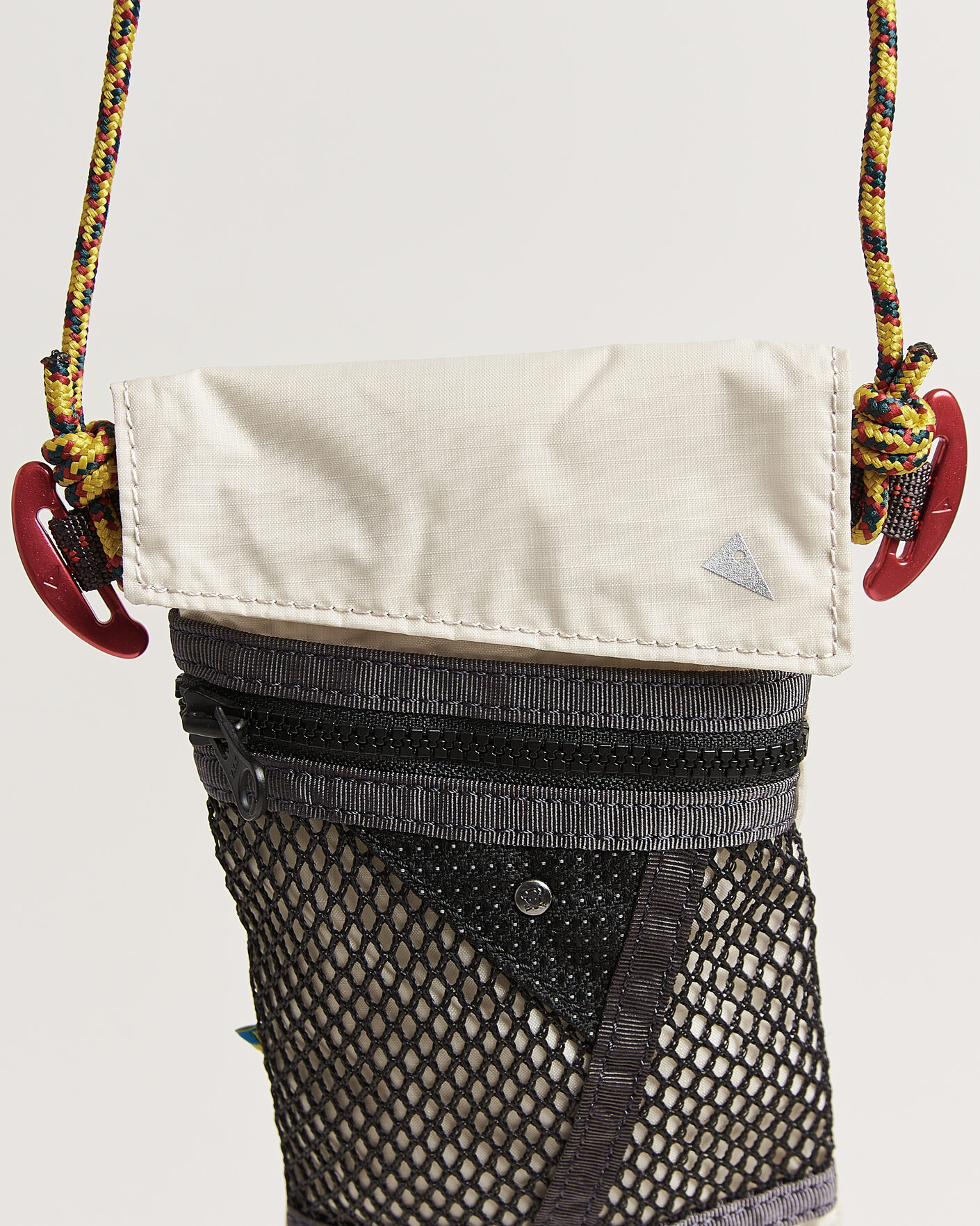 Mies | Laukut | Klättermusen | Algir Lanyard Pocket Bag Putty Grey