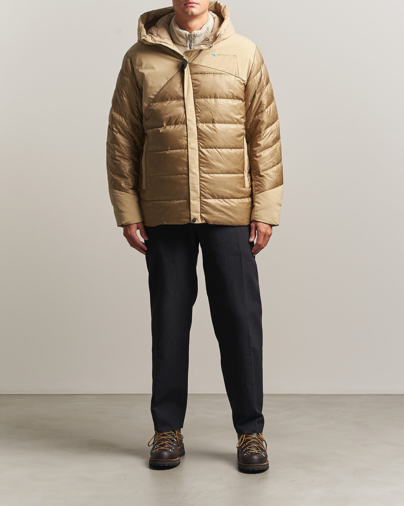 Mies | Takit | Klättermusen | Rå Hood Jacket Warm Sand