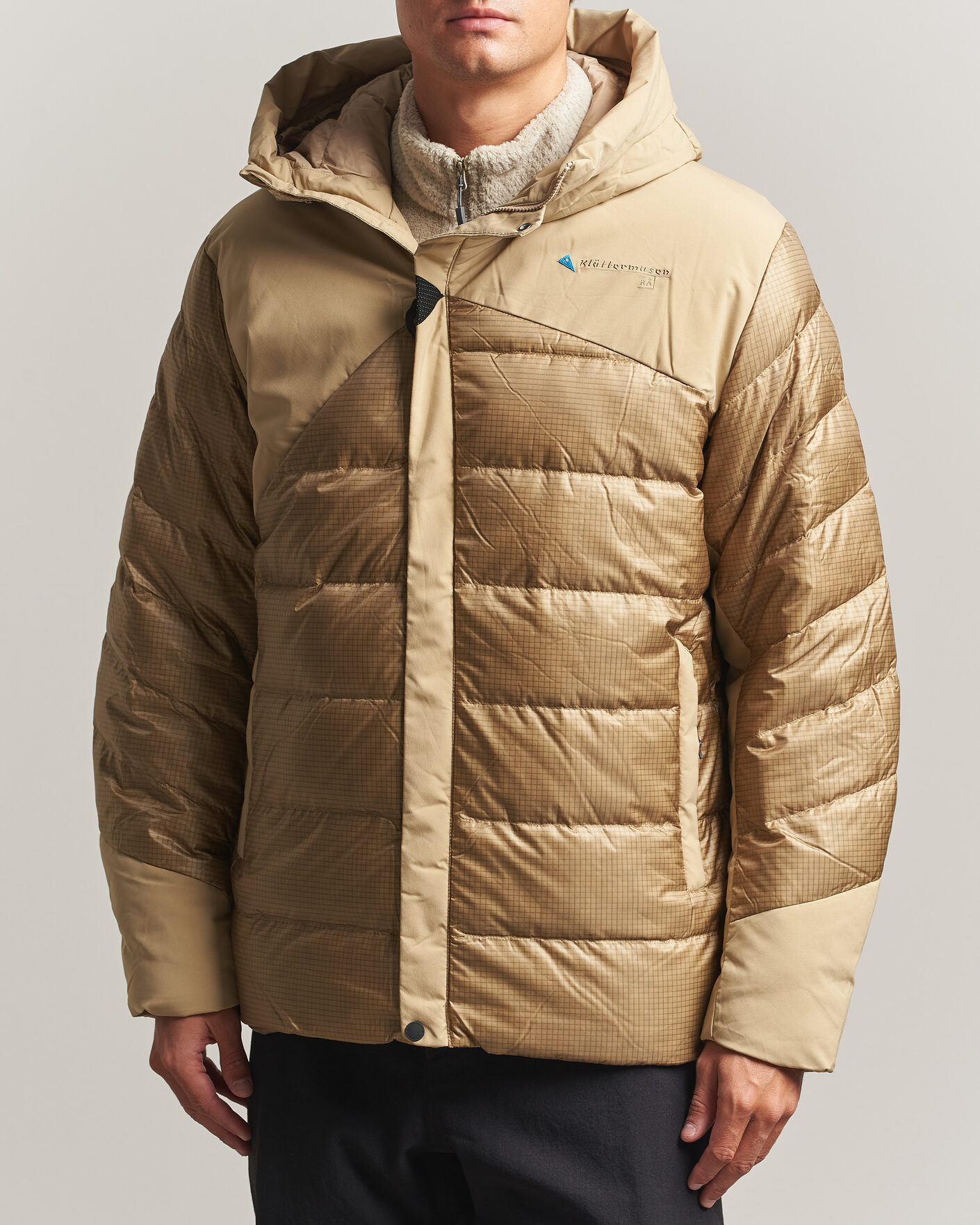 Mies | Takit | Klättermusen | Rå Hood Jacket Warm Sand