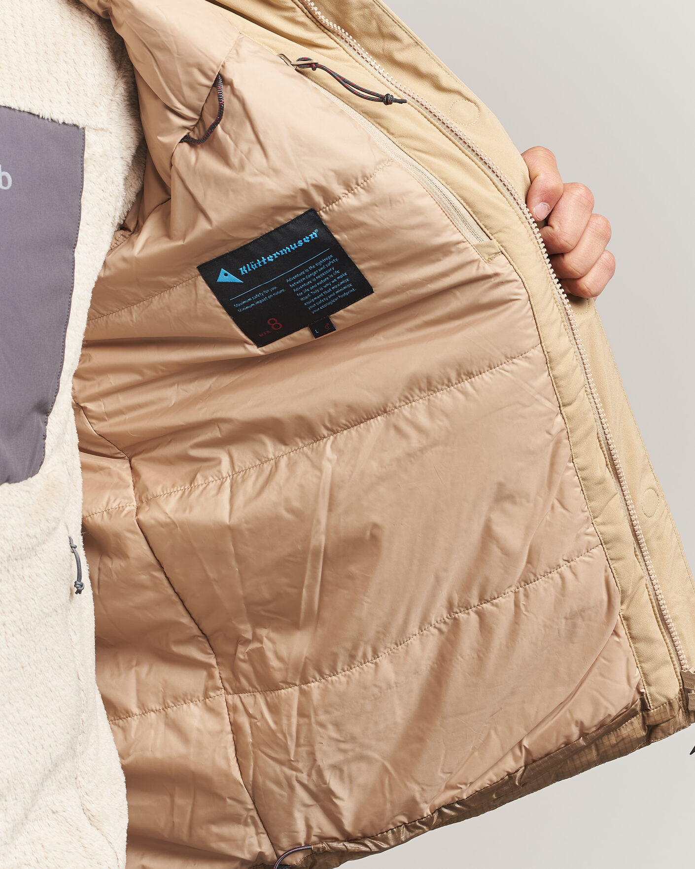 Mies | Takit | Klättermusen | Rå Hood Jacket Warm Sand