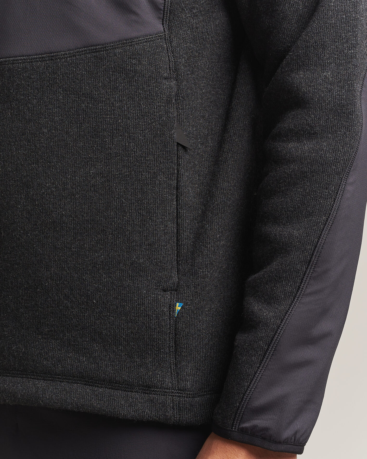Mies | Puserot | Klättermusen | Balderus Wool Fleece Hood Jacket Black