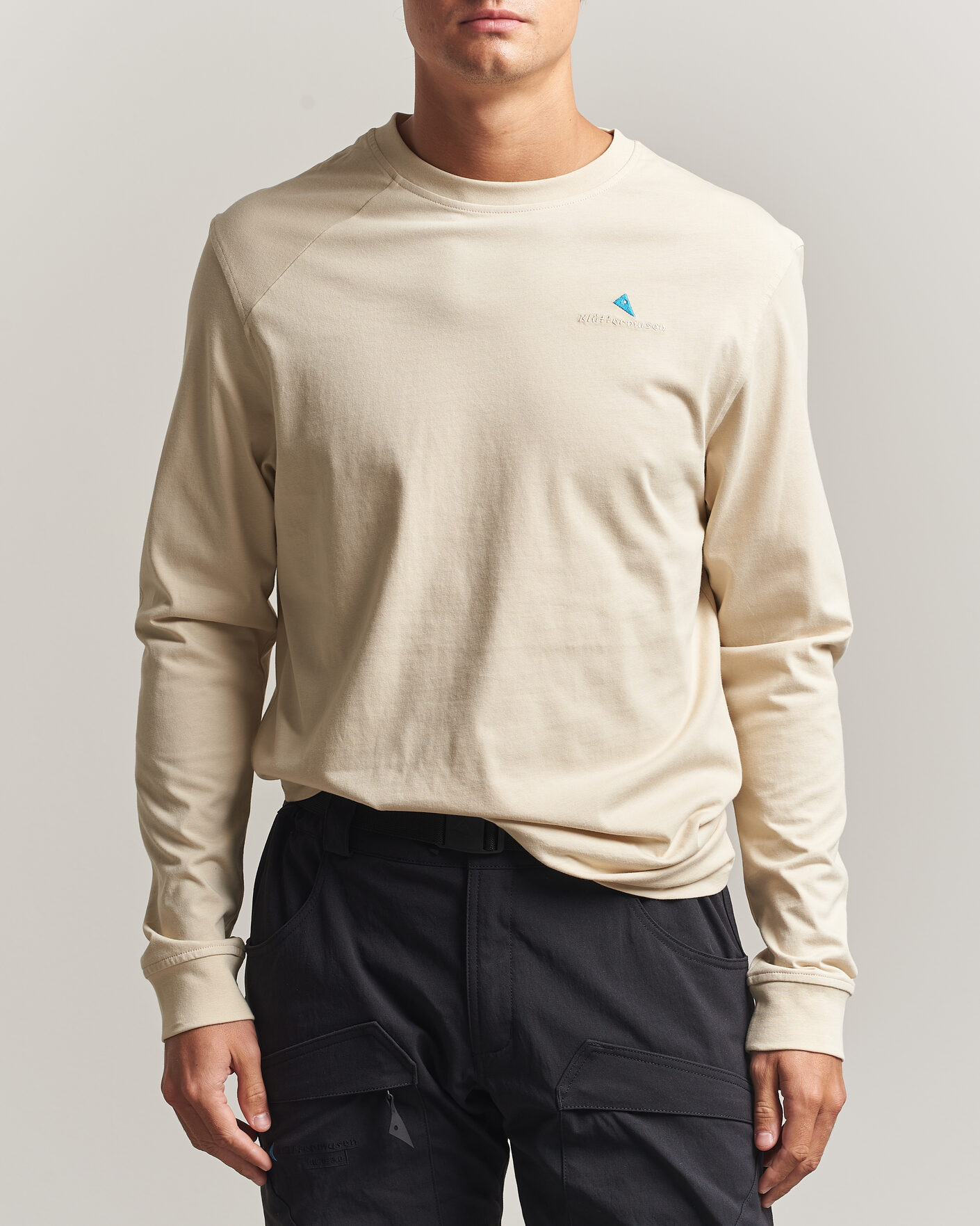 Mies | T-paidat | Klättermusen | Root Long Sleeve Logo T-Shirt Clay