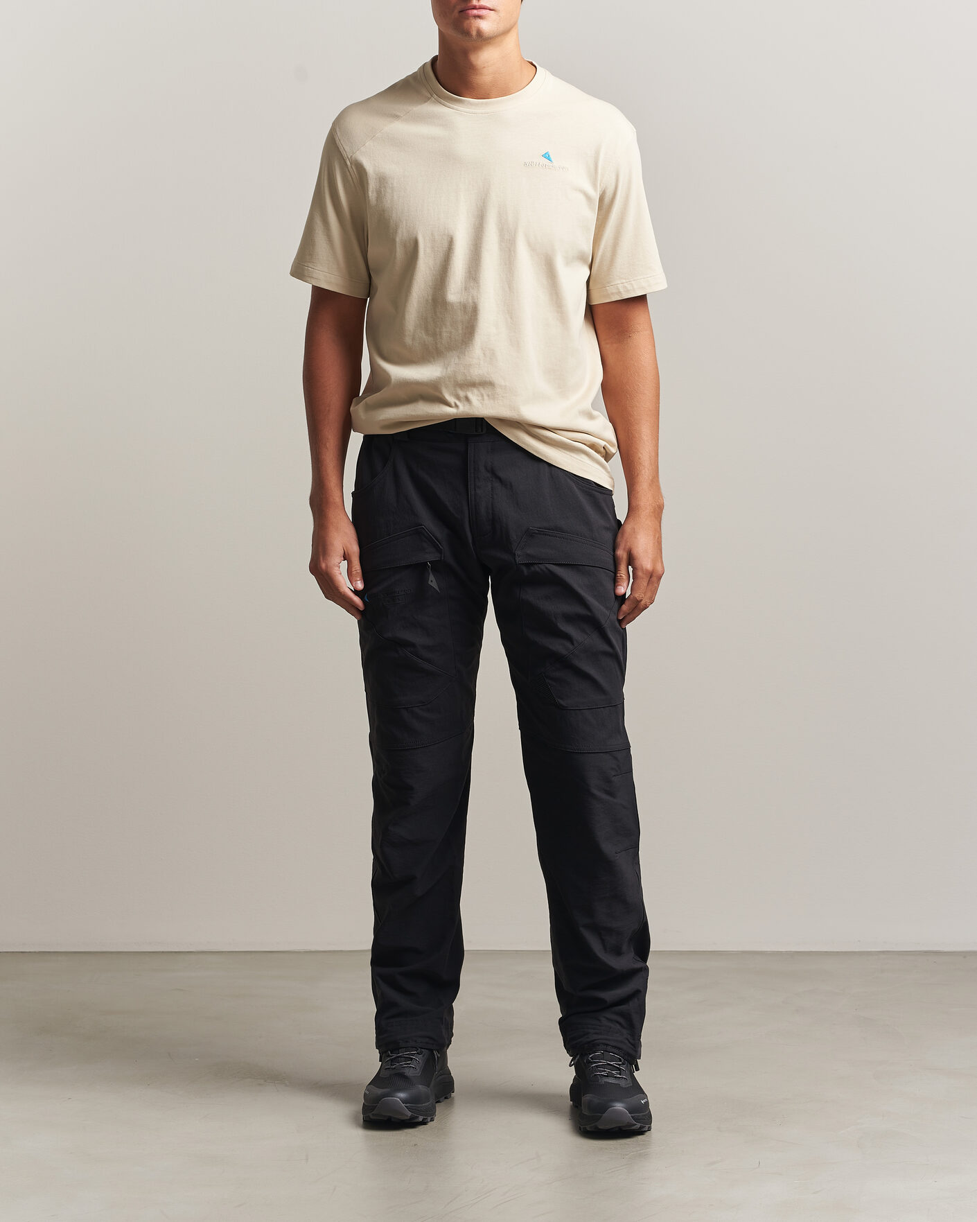 Mies | T-paidat | Klättermusen | Root Logo T-Shirt Clay