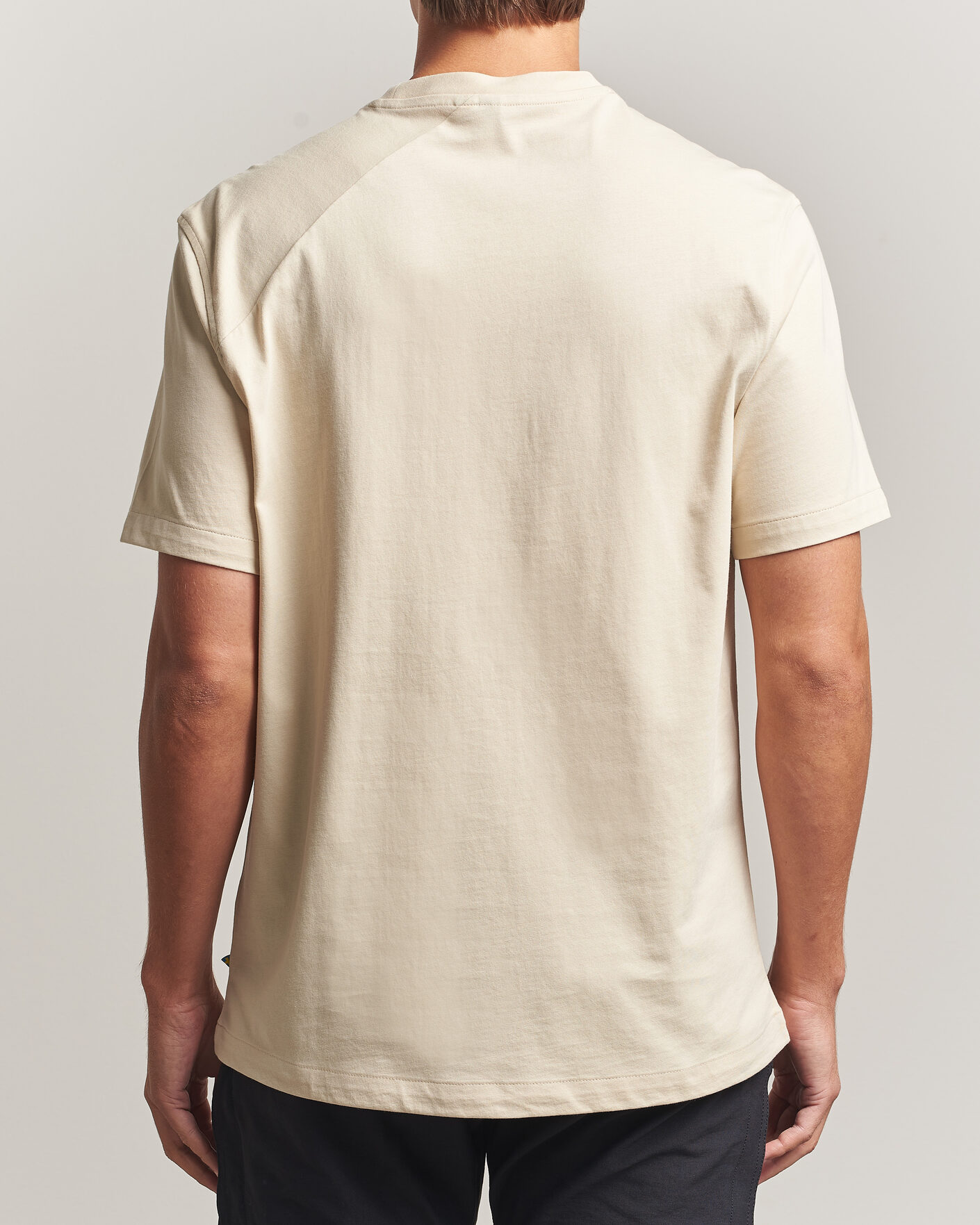 Mies | T-paidat | Klättermusen | Root Logo T-Shirt Clay