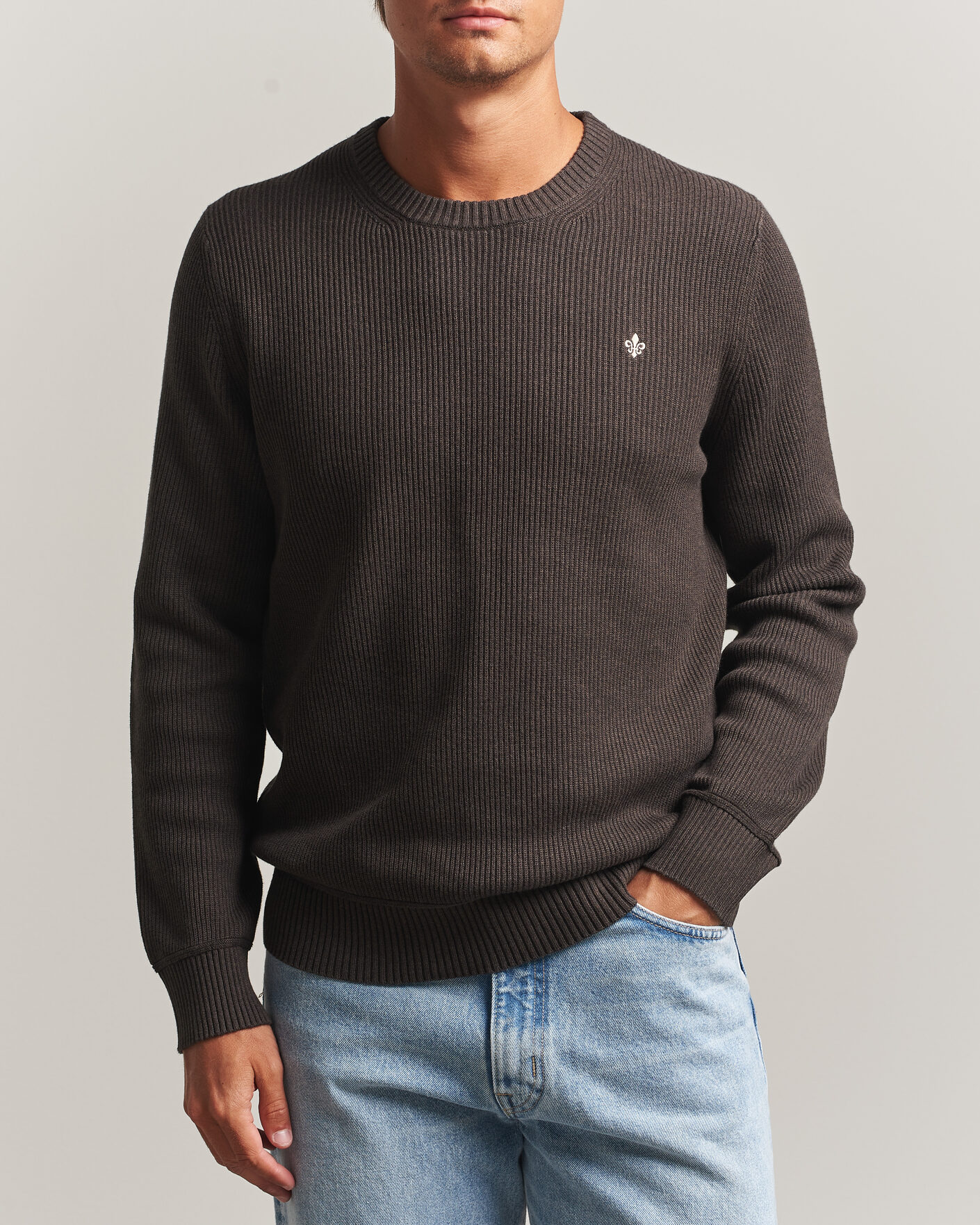 Mies | Puserot | Morris | Colin O-Neck Brown