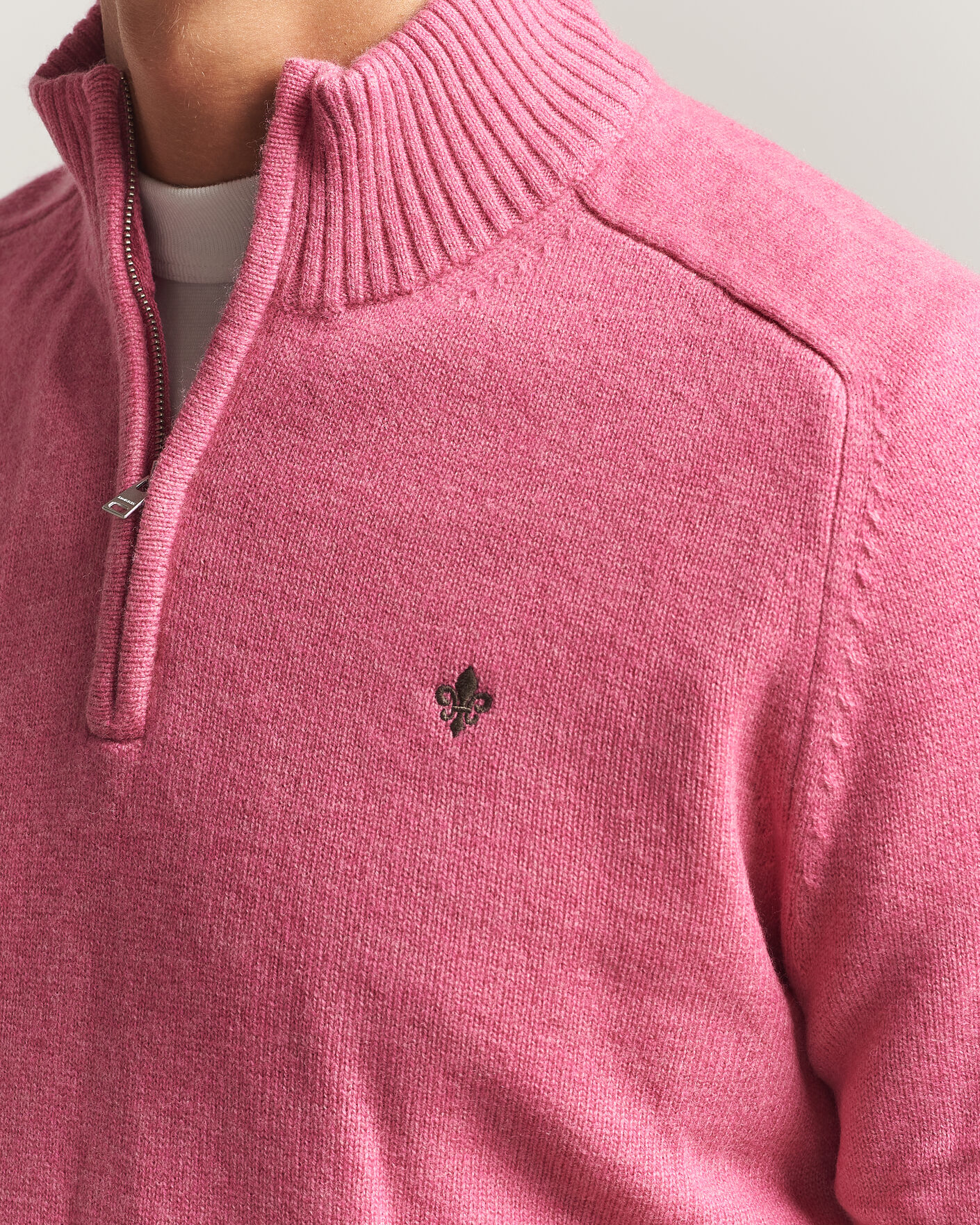 Mies | Puserot | Morris | Hertford Lambswool Half Zip Cerise
