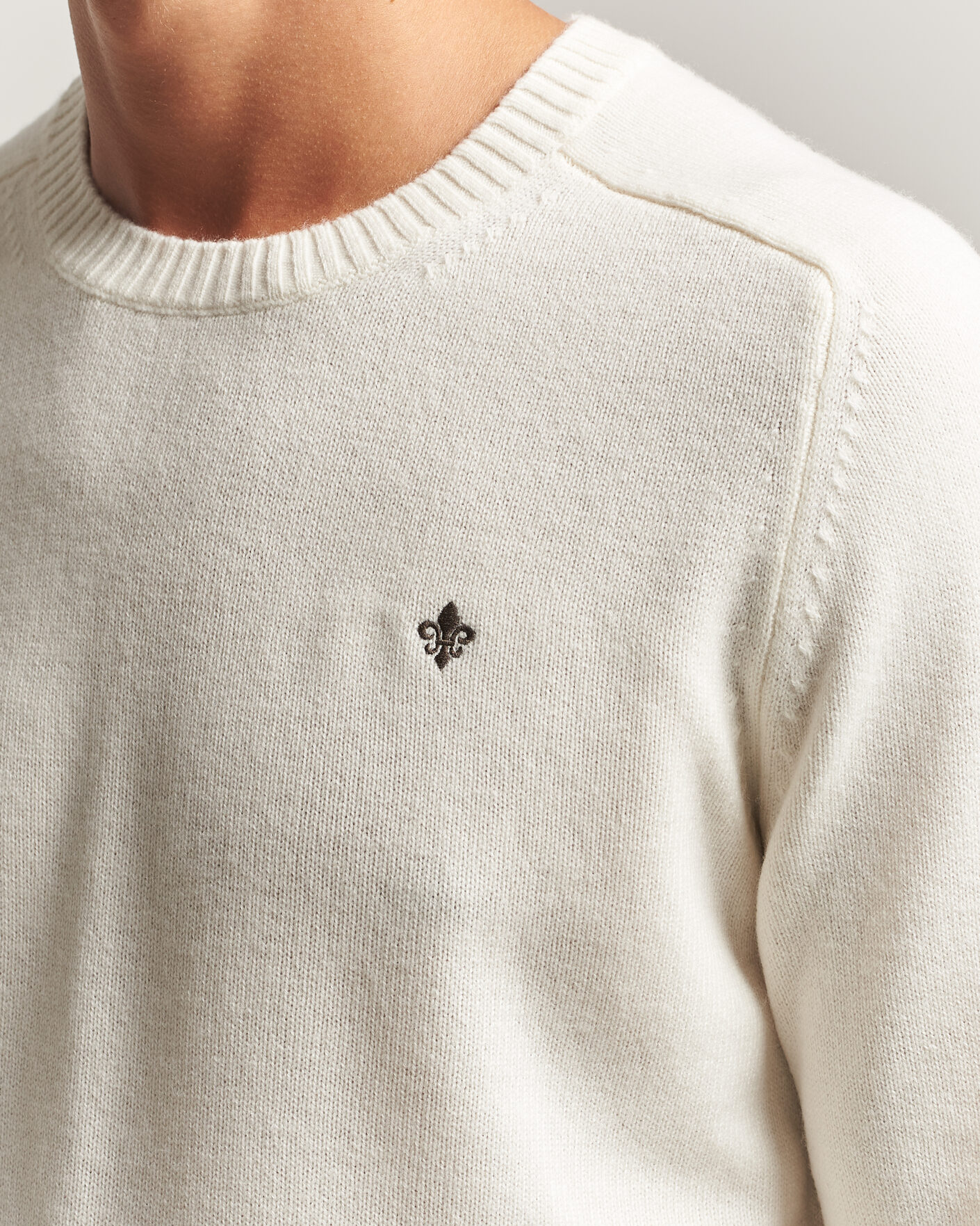Mies | Puserot | Morris | Hertford Lambswool Crew Neck Off White