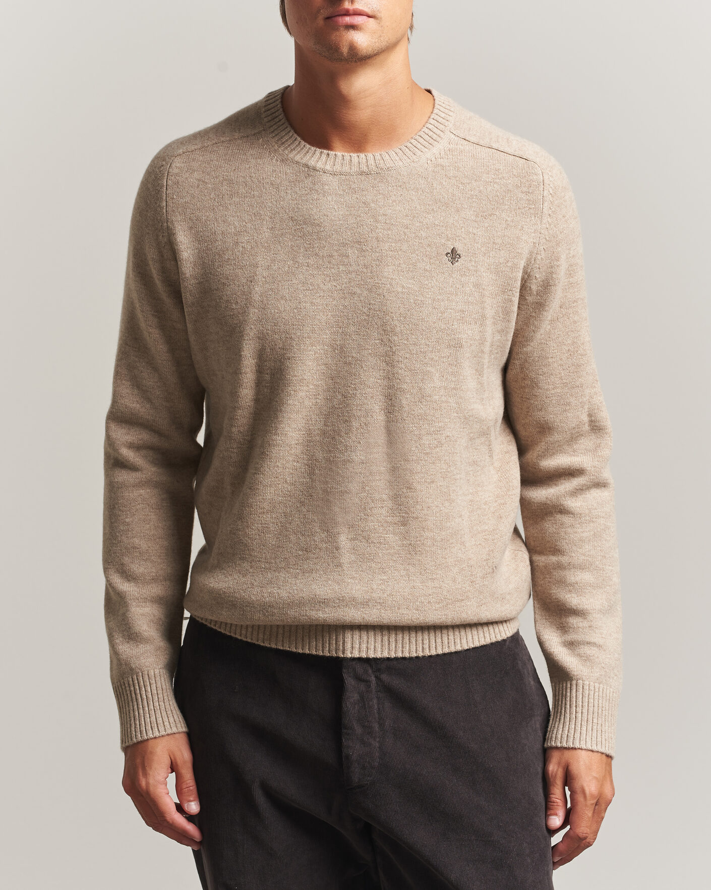 Mies | Puserot | Morris | Hertford Lambswool Crew Neck Khaki