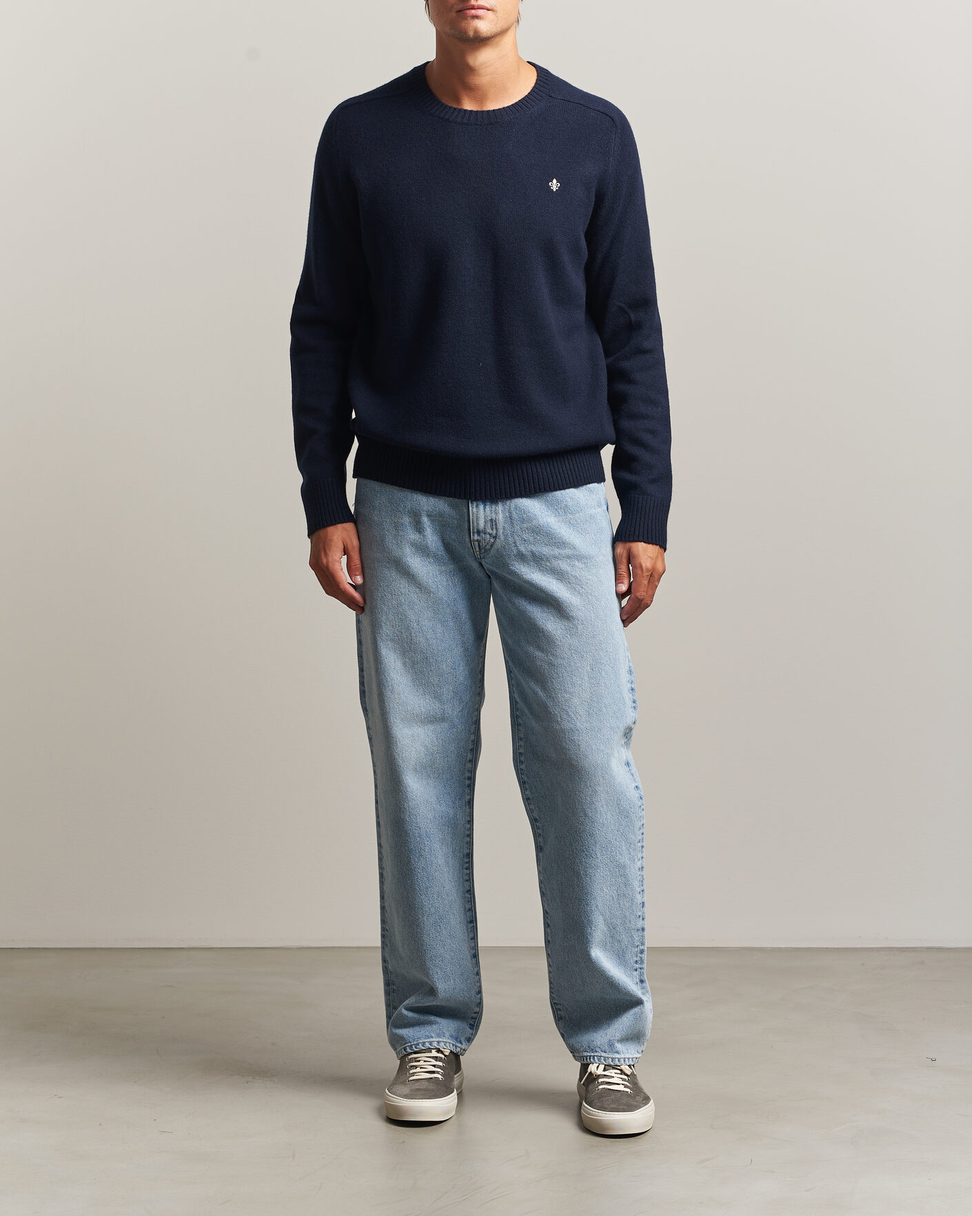 Mies | Puserot | Morris | Hertford Lambswool Crew Neck Navy