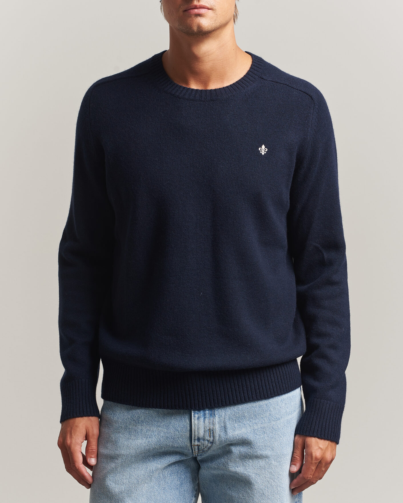 Mies | Puserot | Morris | Hertford Lambswool Crew Neck Navy