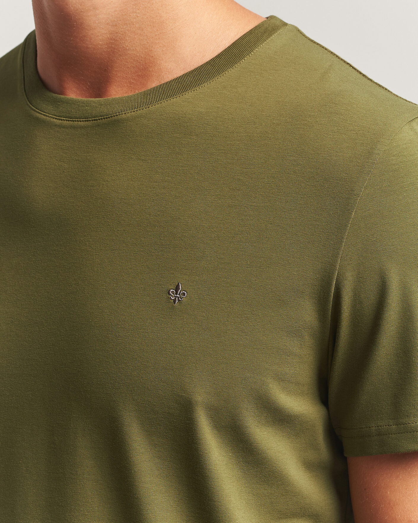 Mies | T-paidat | Morris | James Crew Neck T-Shirt Olive