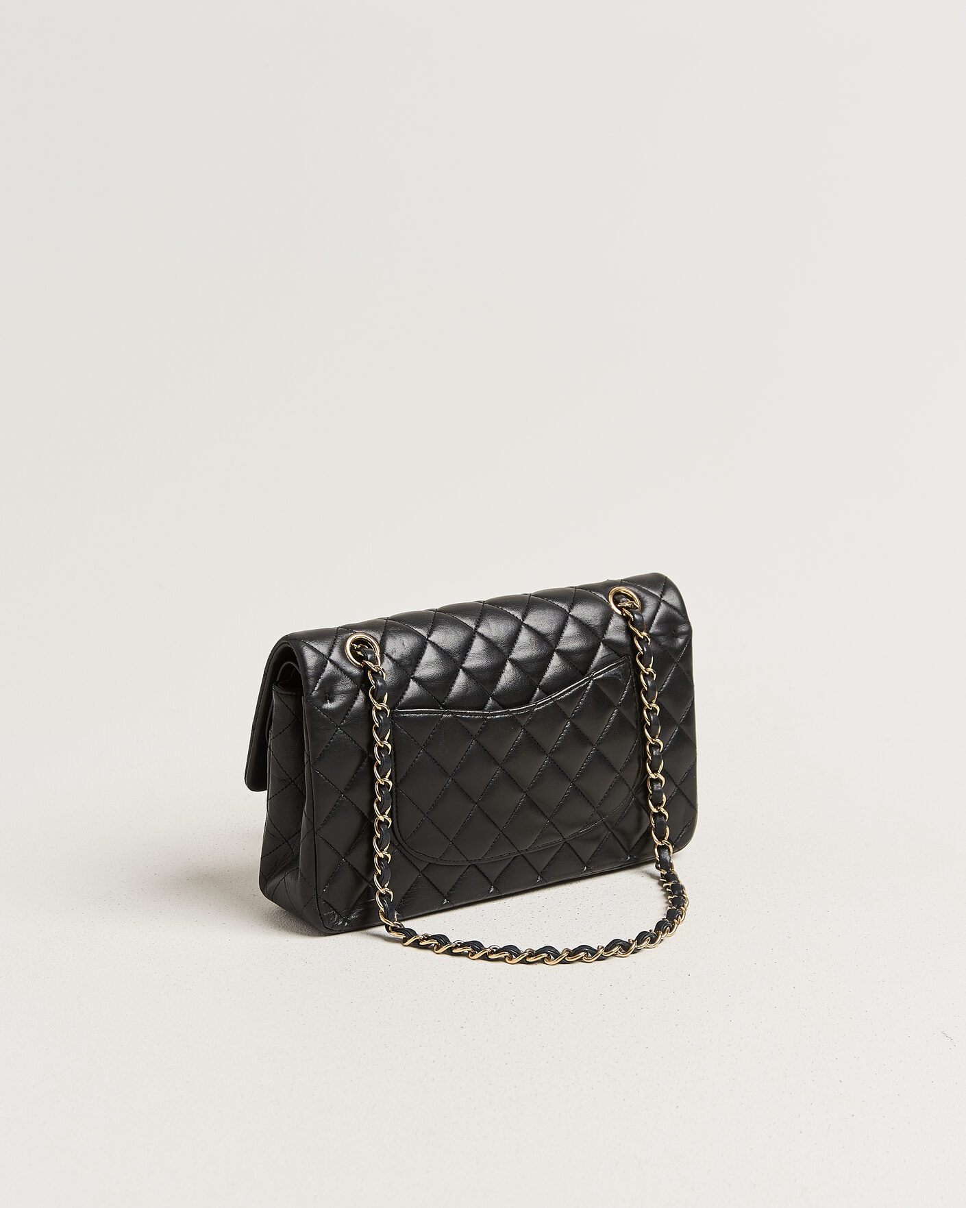 Mies | Pre-Owned & Vintage Bags | Chanel Pre-Owned | Classic Medium Double Flap Bag Lambskin Black