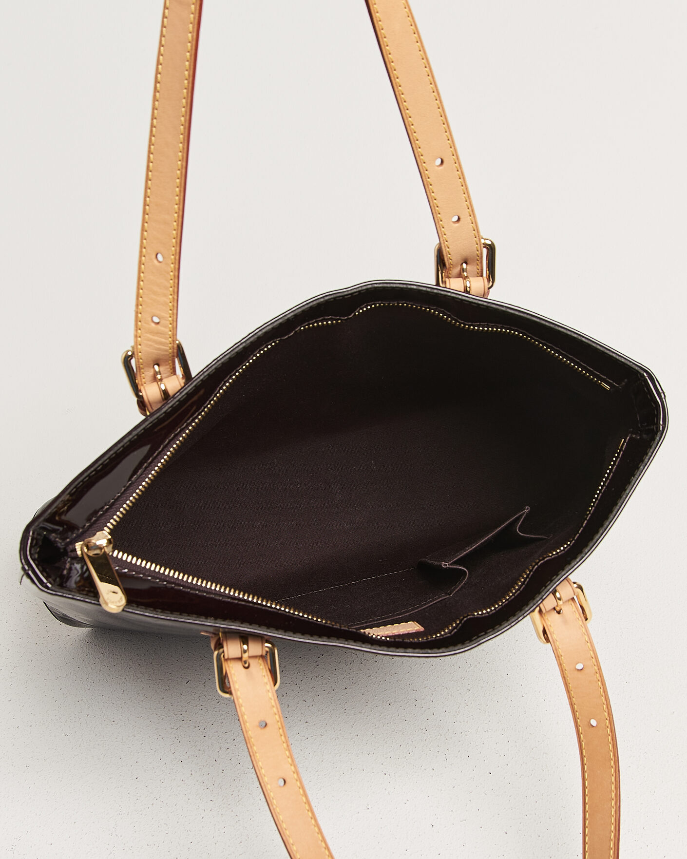 Mies | Pre-Owned & Vintage Bags | Louis Vuitton Pre-Owned | Brentwood Tote Bag Vernis Leather Burgundy