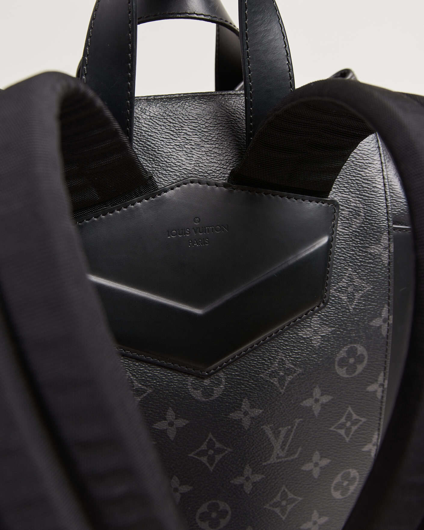 Mies | Pre-Owned & Vintage Bags | Louis Vuitton Pre-Owned | Explorer Backpack Monogram Eclipse