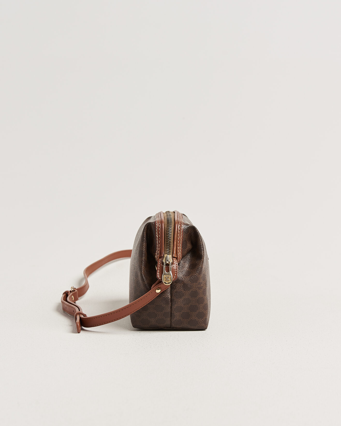 Mies | Pre-Owned & Vintage Bags | Celine Pre-Owned | Macadame Pouch Bag Monogram