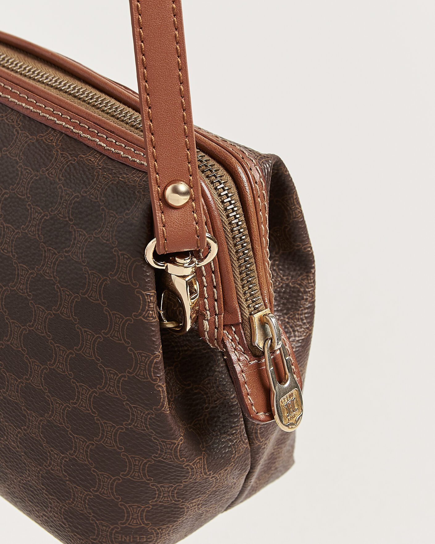 Mies | Pre-Owned & Vintage Bags | Celine Pre-Owned | Macadame Pouch Bag Monogram