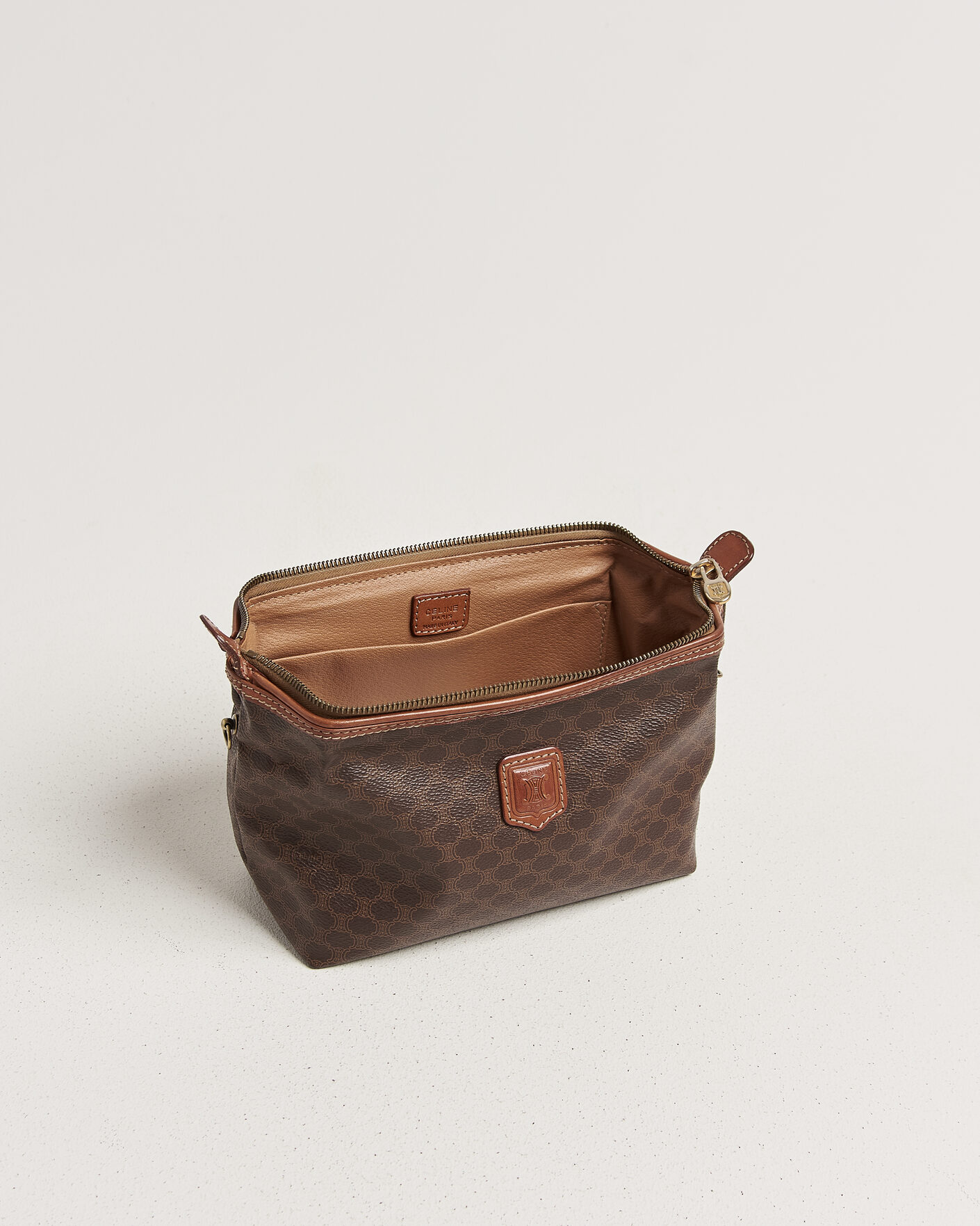 Mies | Pre-Owned & Vintage Bags | Celine Pre-Owned | Macadame Pouch Bag Monogram