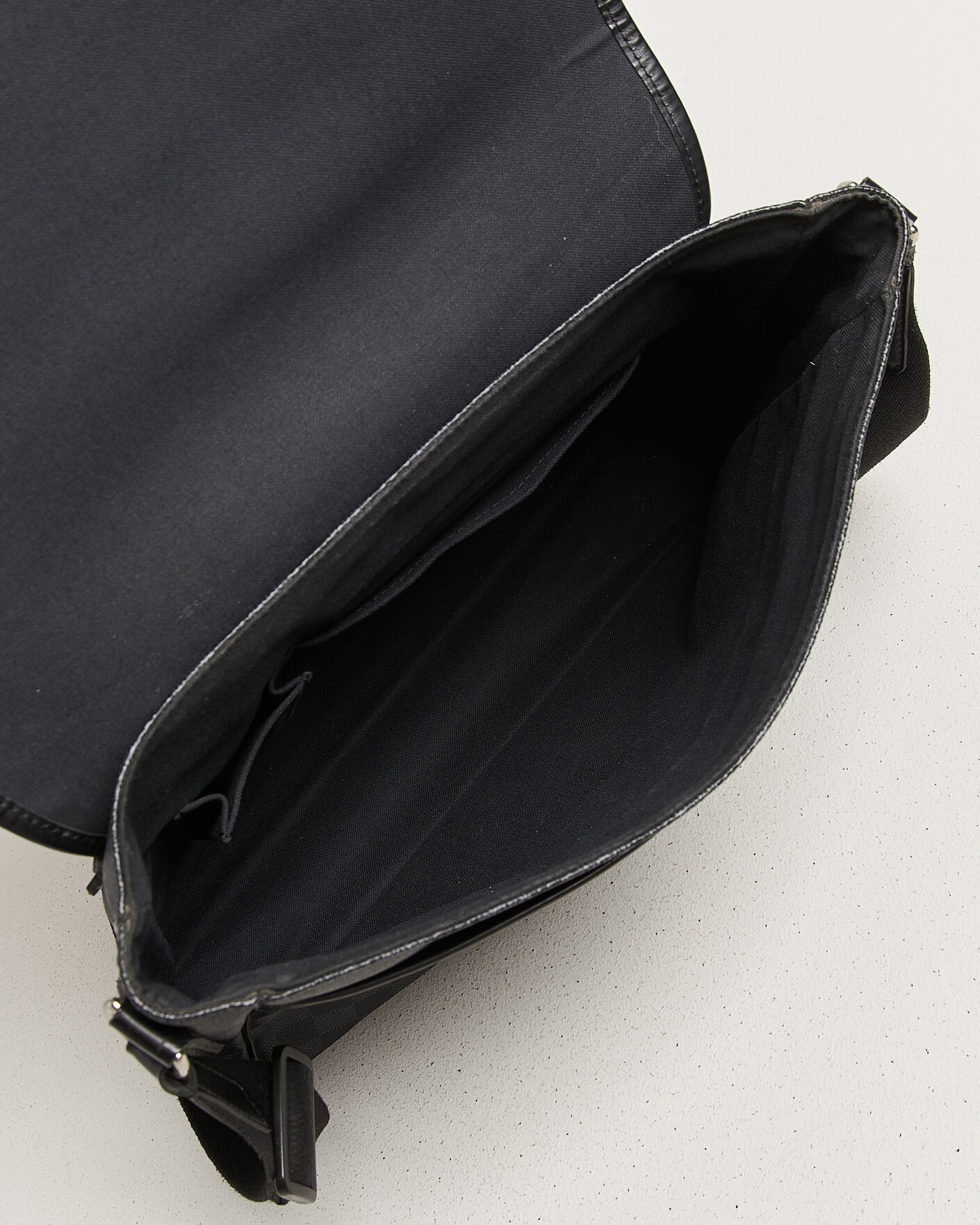 Mies | Pre-Owned & Vintage Bags | Louis Vuitton Pre-Owned | Daniel MM Shoulder Bag Damier Graphite