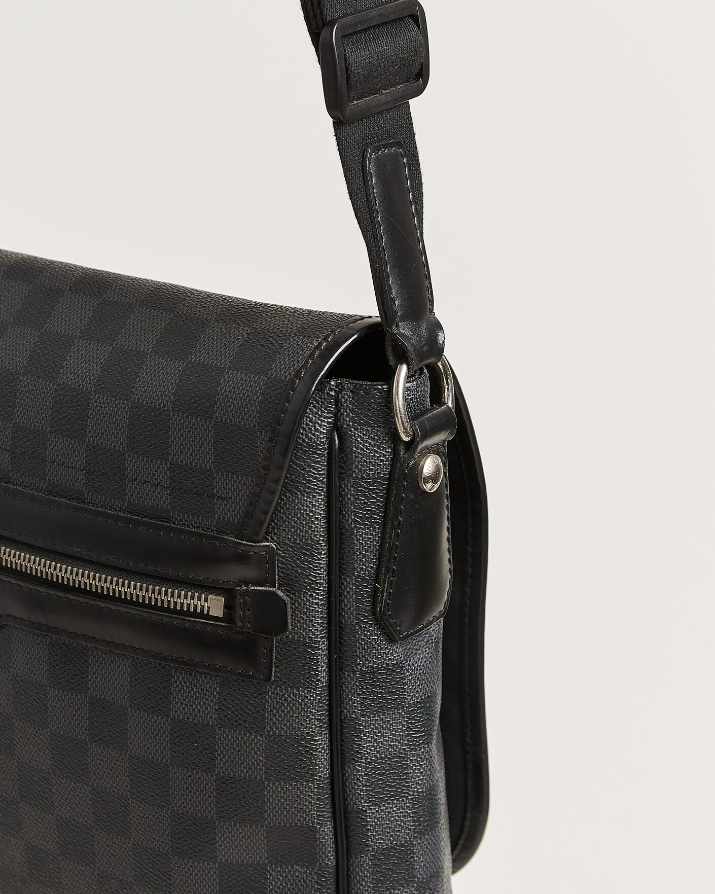 Mies | Pre-Owned & Vintage Bags | Louis Vuitton Pre-Owned | Daniel MM Shoulder Bag Damier Graphite